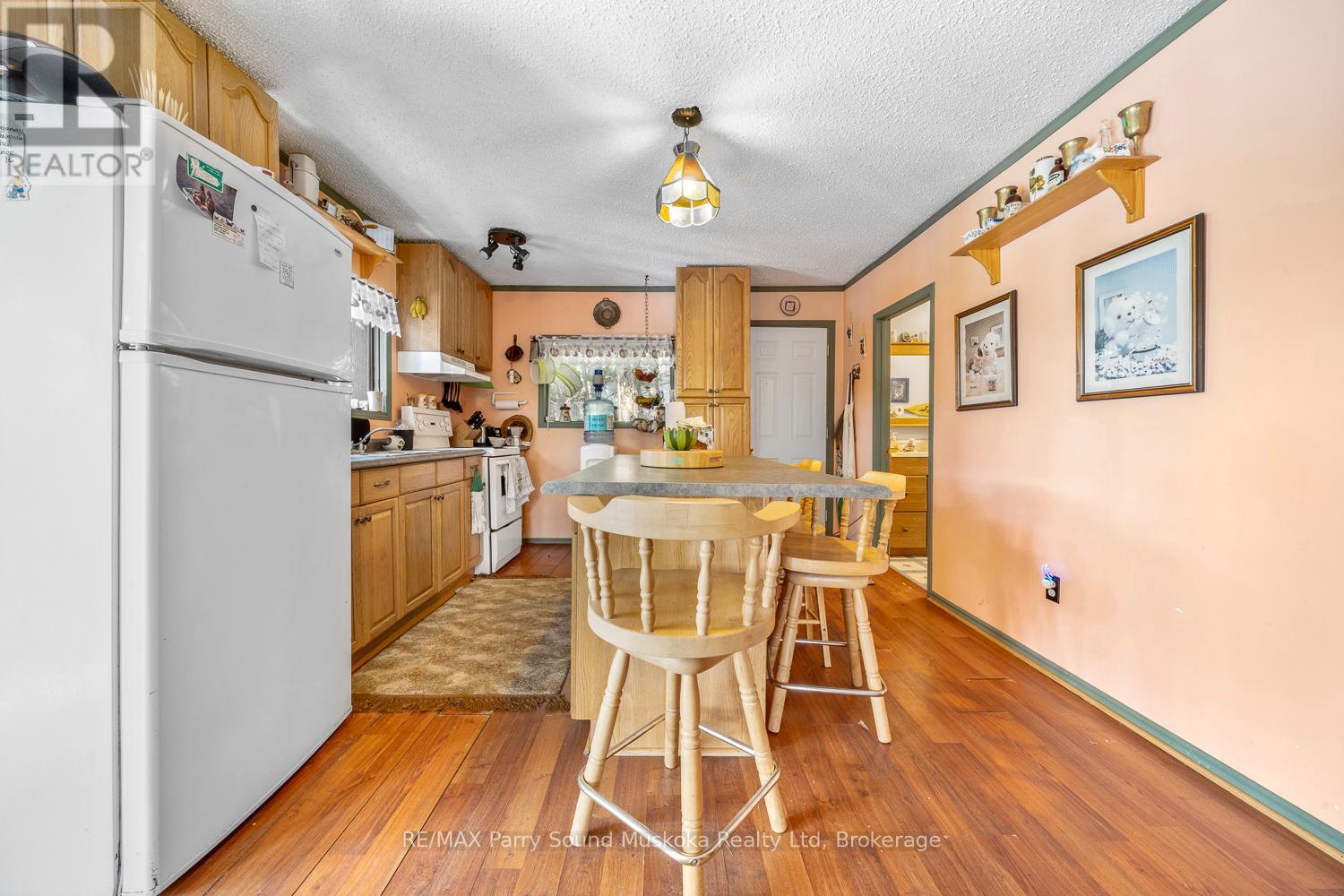 20 Peninsula Trail, Seguin, Ontario  P2A 2W8 - Photo 18 - X12293231