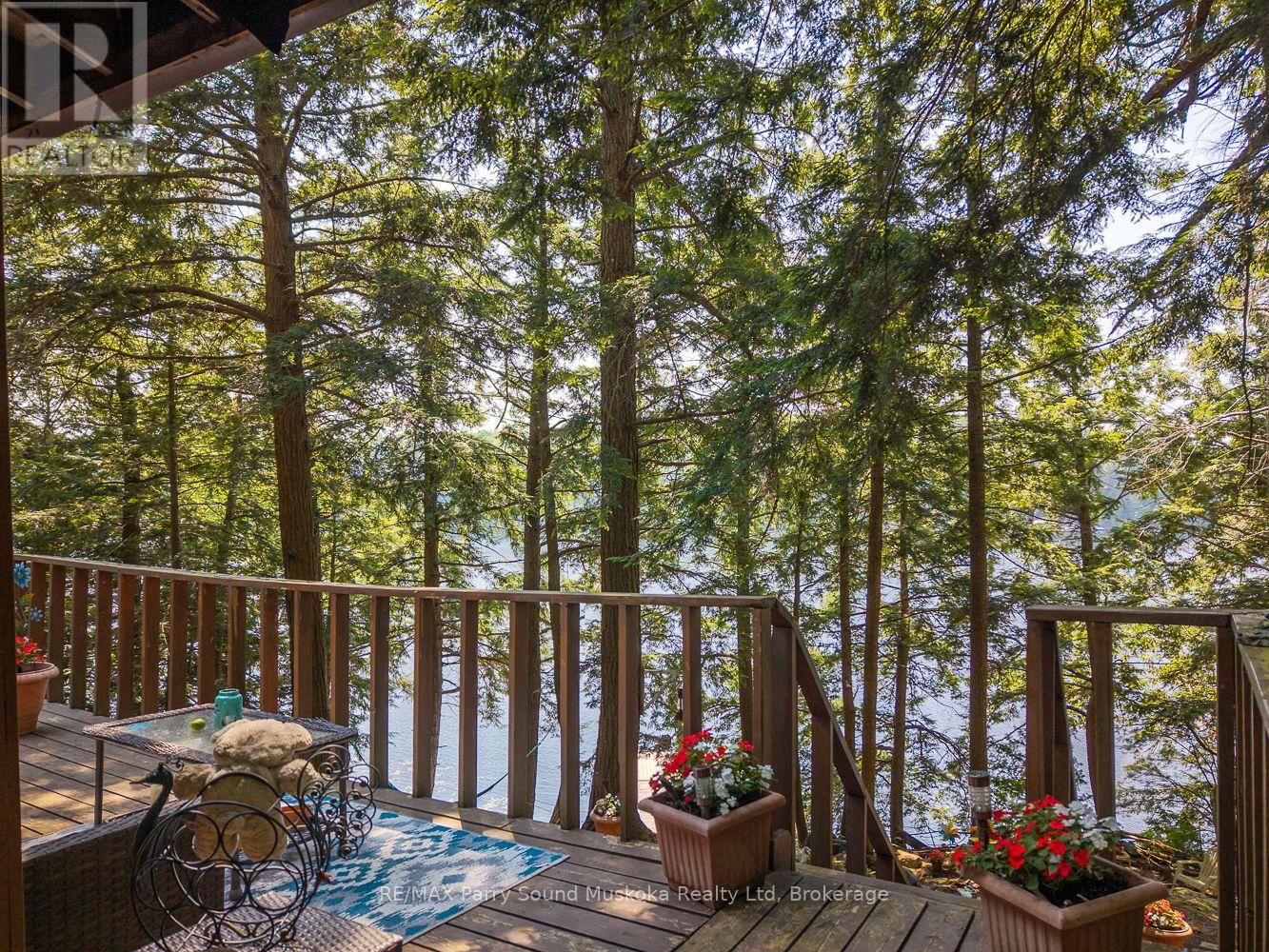 20 Peninsula Trail, Seguin, Ontario  P2A 2W8 - Photo 8 - X12293231