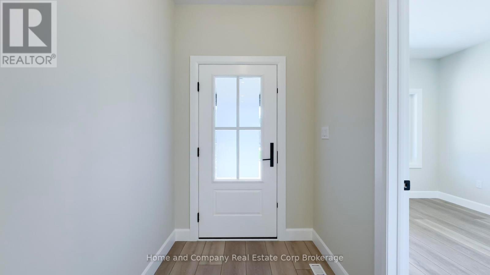 52 Deer Ridge Lane, Bluewater, Ontario  N0M 1G0 - Photo 4 - X12293324