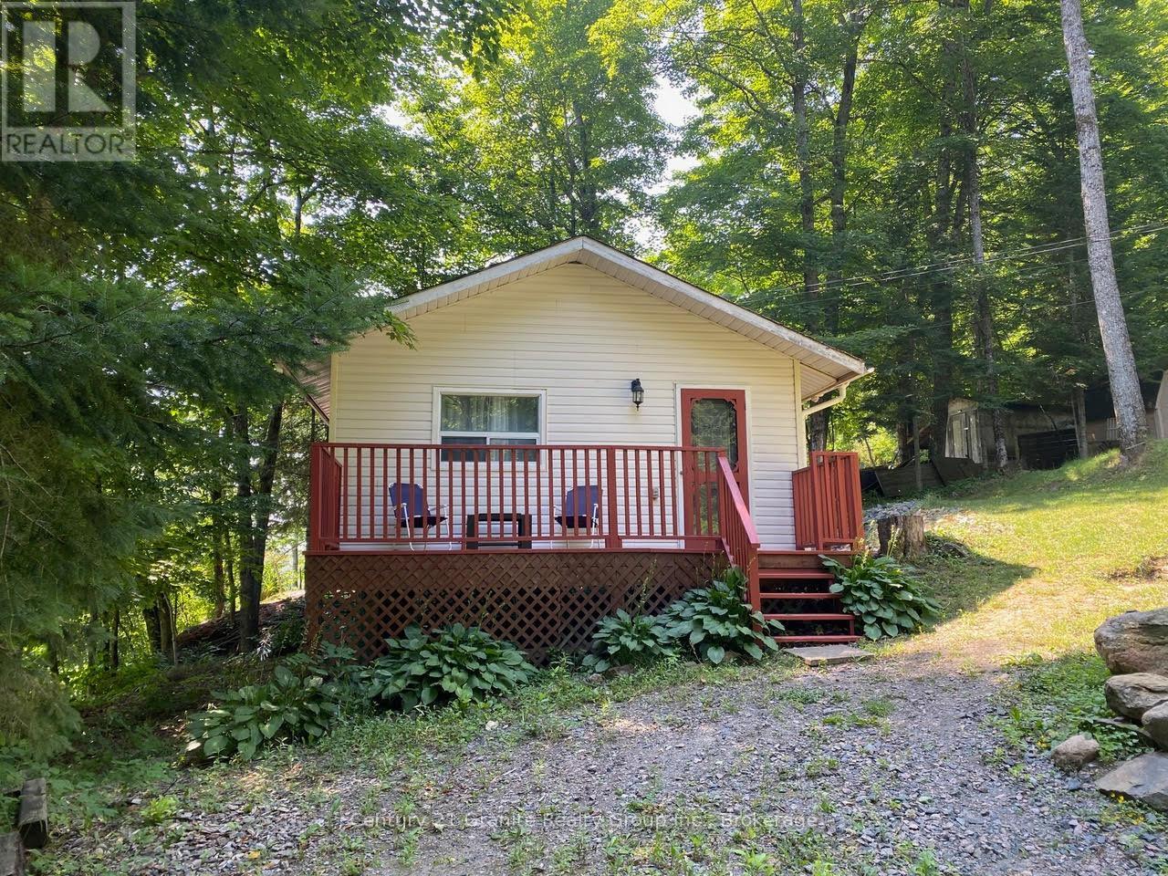 1013 Miskwabi Lake Road, Dysart Et Al, Ontario  K0M 1S0 - Photo 12 - X12293344