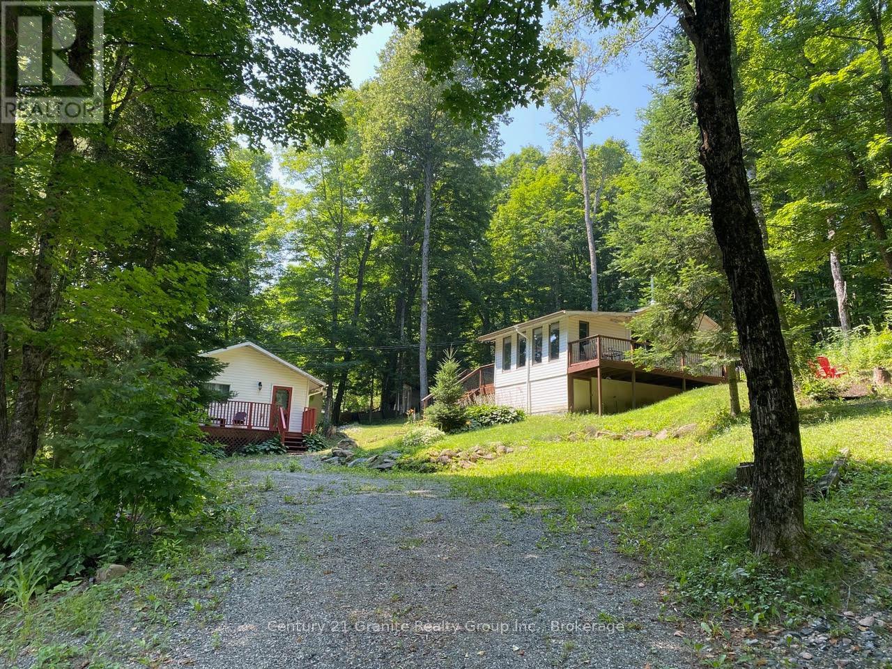 1013 Miskwabi Lake Road, Dysart Et Al, Ontario  K0M 1S0 - Photo 21 - X12293344