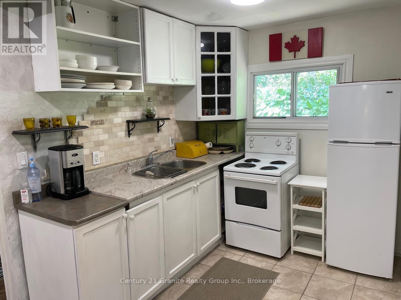1013 Miskwabi Lake Road, Dysart Et Al, Ontario  K0M 1S0 - Photo 6 - X12293344