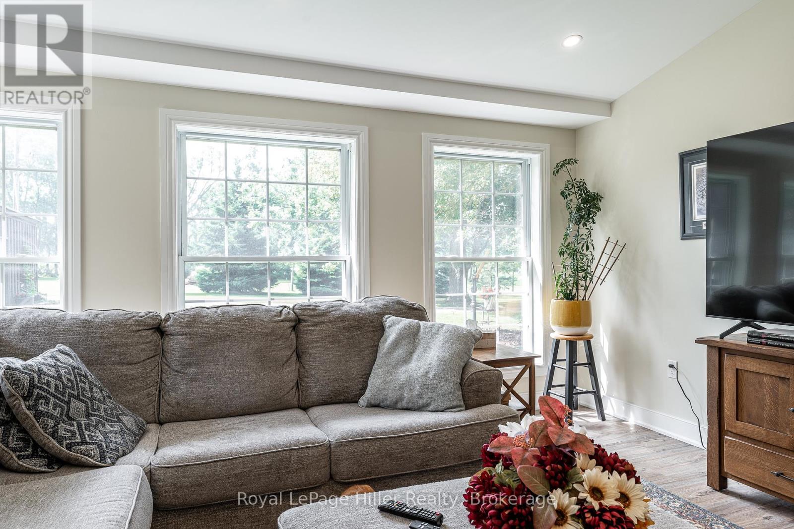 22742 Nissouri Road, Thames Centre, Ontario  N0M 2P0 - Photo 17 - X12293350