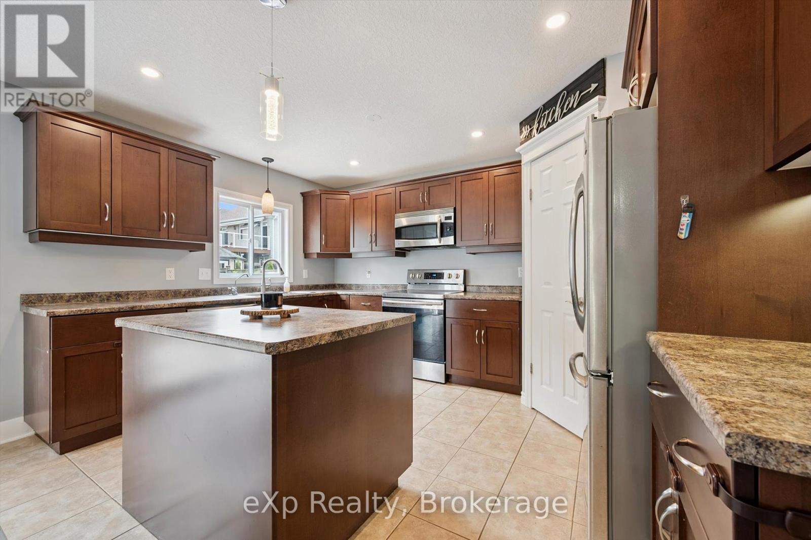 128 Winston Street, Guelph/eramosa, Ontario  N0B 2K0 - Photo 11 - X12293386