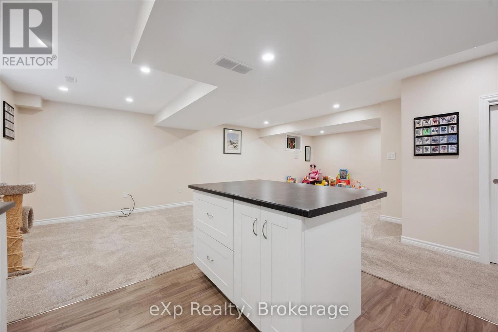 128 Winston Street, Guelph/eramosa, Ontario  N0B 2K0 - Photo 33 - X12293386