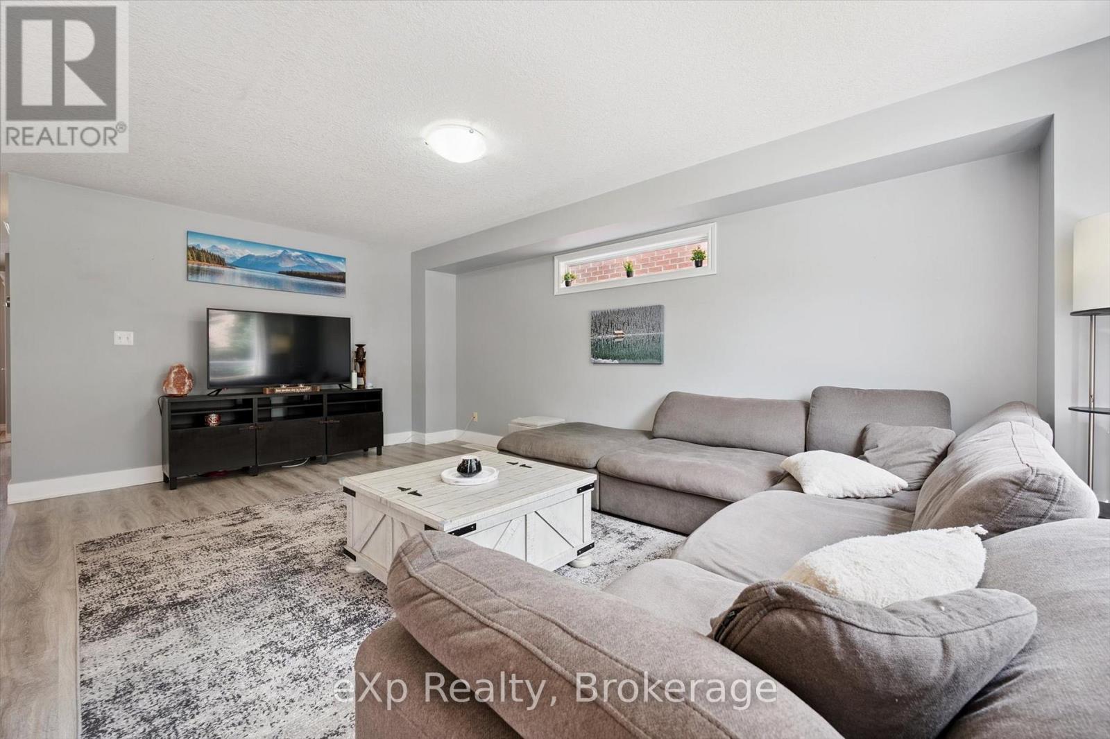 128 Winston Street, Guelph/eramosa, Ontario  N0B 2K0 - Photo 6 - X12293386