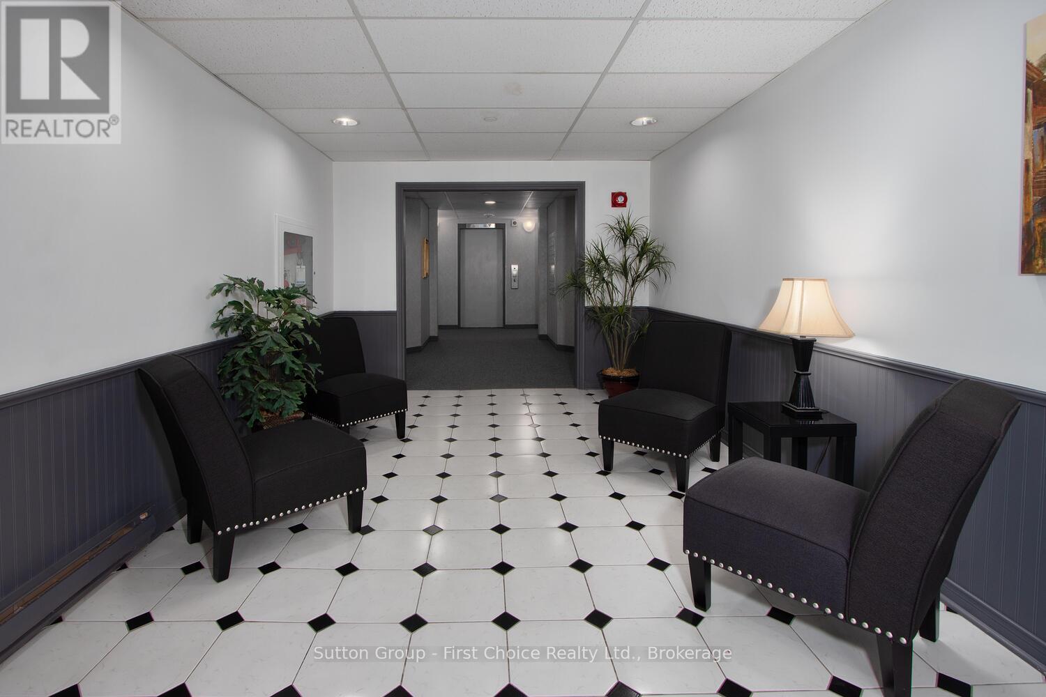 401 - 11 Cobourg Street, Stratford, Ontario  N5A 3E4 - Photo 8 - X12293398
