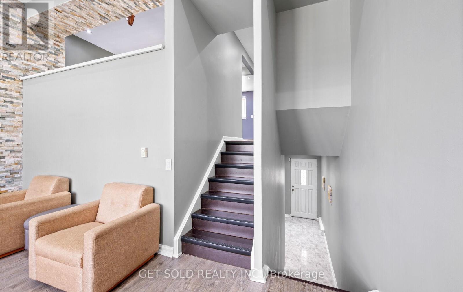 Property at 6 DARRAS COURT image 4