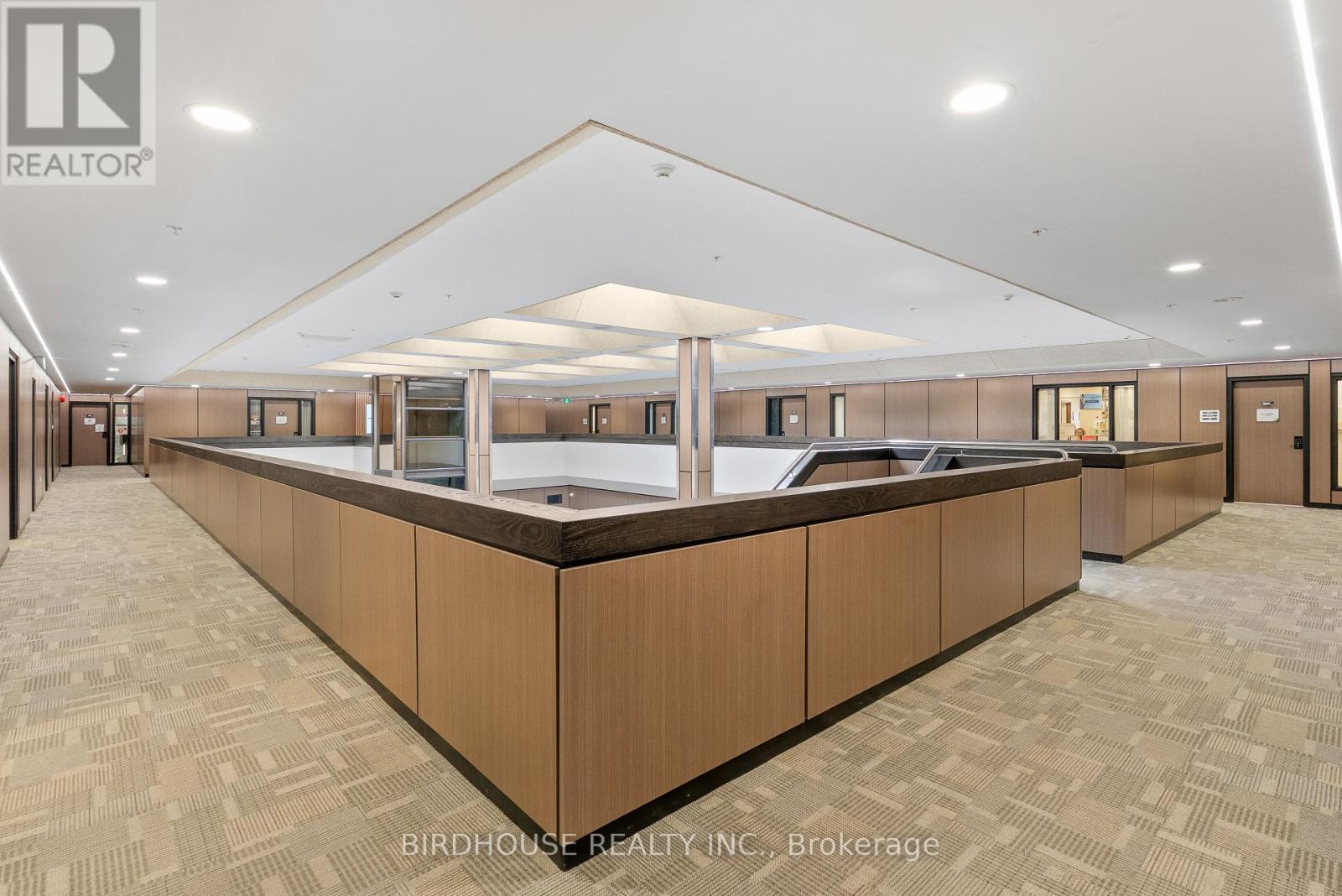 205 - 189 Kent Street W, Kawartha Lakes, Ontario  K9V 5G6 - Photo 17 - X12292172