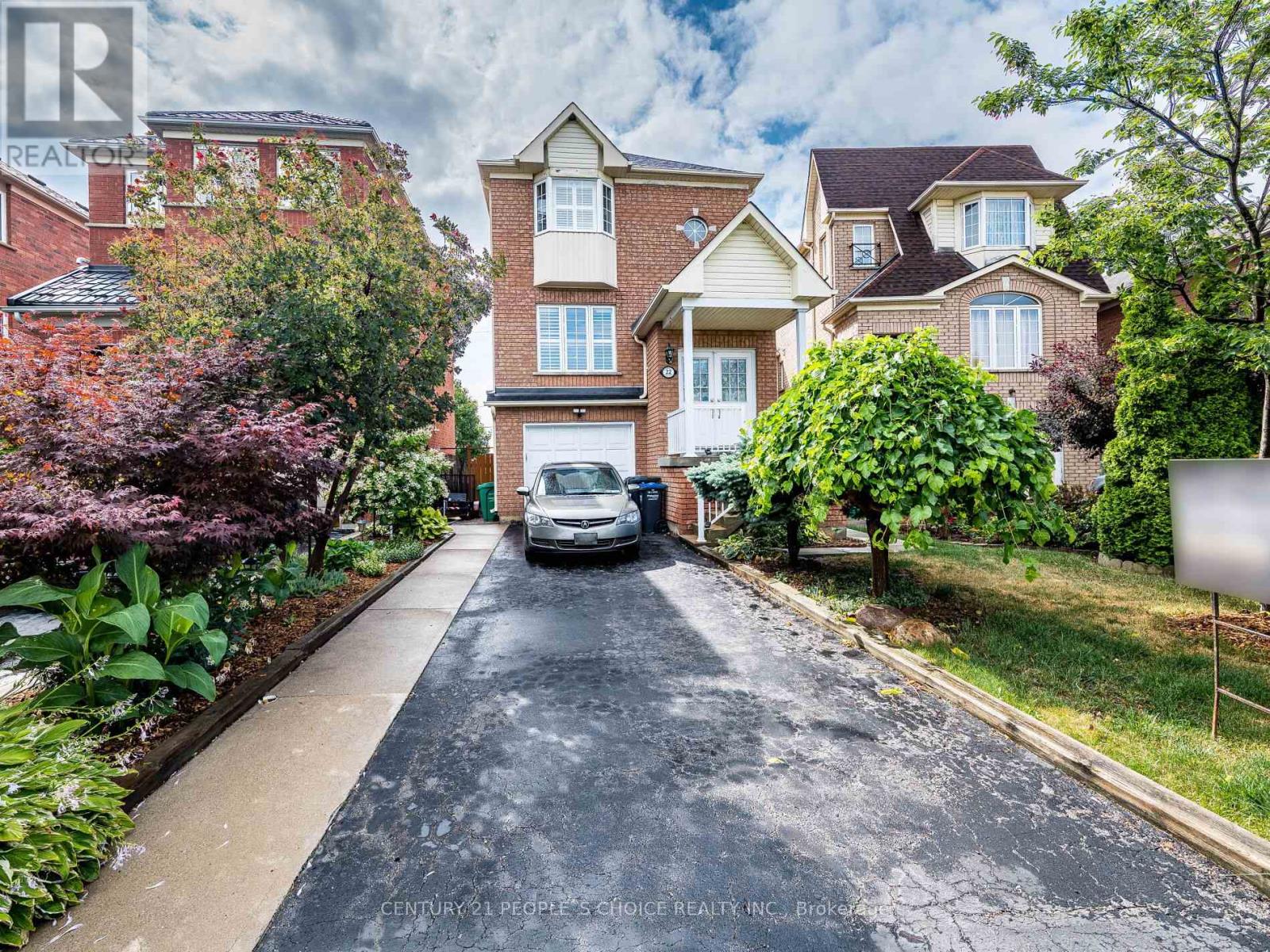 Property at 22 DOMENICO CRESCENT image 2