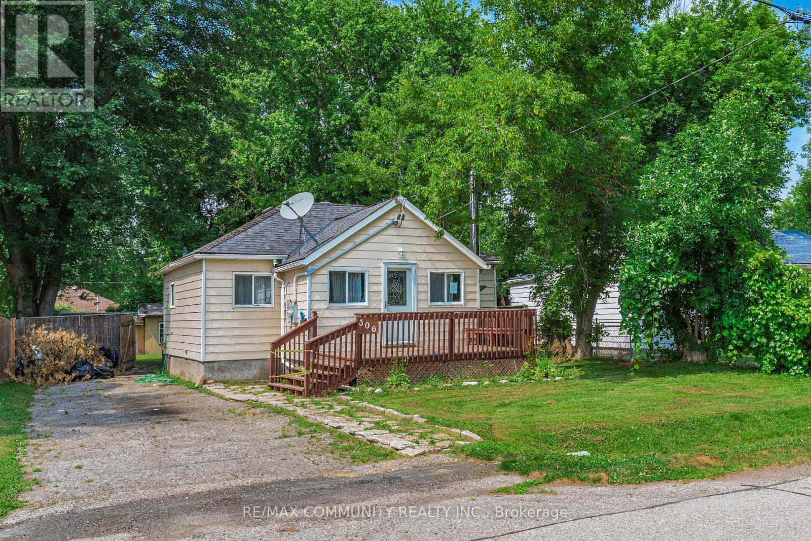 306 Kenwood Avenue, Georgina (Keswick South), Ontario  L4P 2X5 - Photo 9 - N12288690