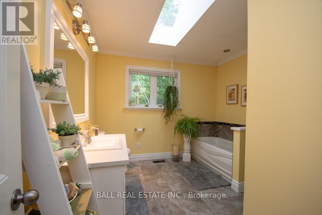 2811 Antelope Trail, Selwyn, Ontario  K0L 2H0 - Photo 33 - X12293444