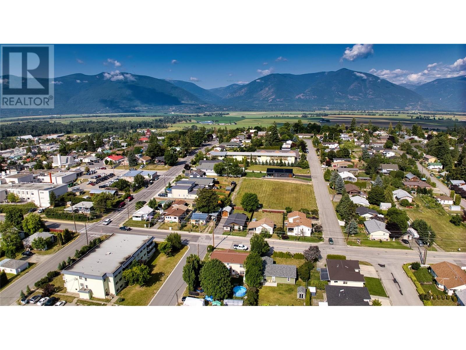 415 16th Avenue N, Creston, British Columbia  V0B 1G5 - Photo 20 - 10356206