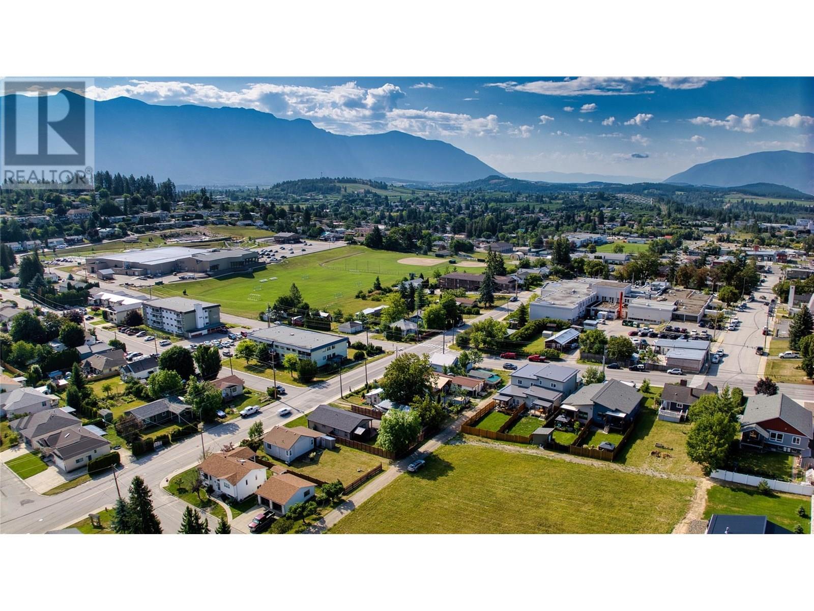 415 16th Avenue N, creston, British Columbia