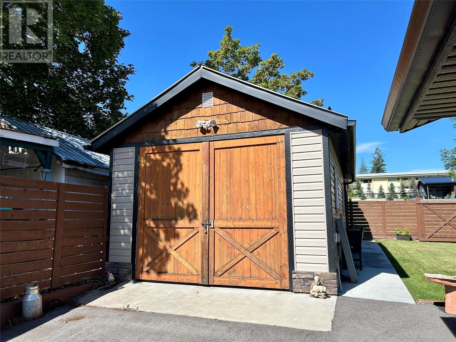 415 16th Avenue N, Creston, British Columbia  V0B 1G5 - Photo 15 - 10356206
