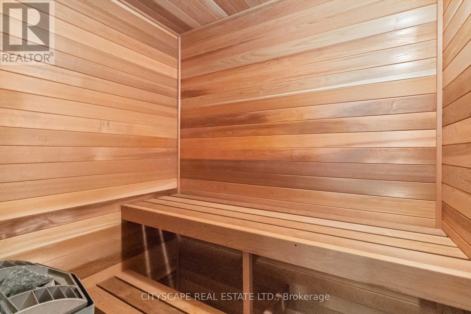 1836 Friar Tuck Court, Mississauga, Ontario  L5K 2L4 - Photo 18 - W12291825