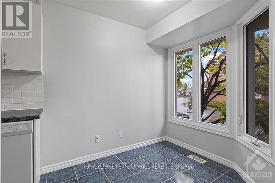 10 - 1132 Gablefield Private, Ottawa, Ontario  K1J 1E3 - Photo 5 - X12293443