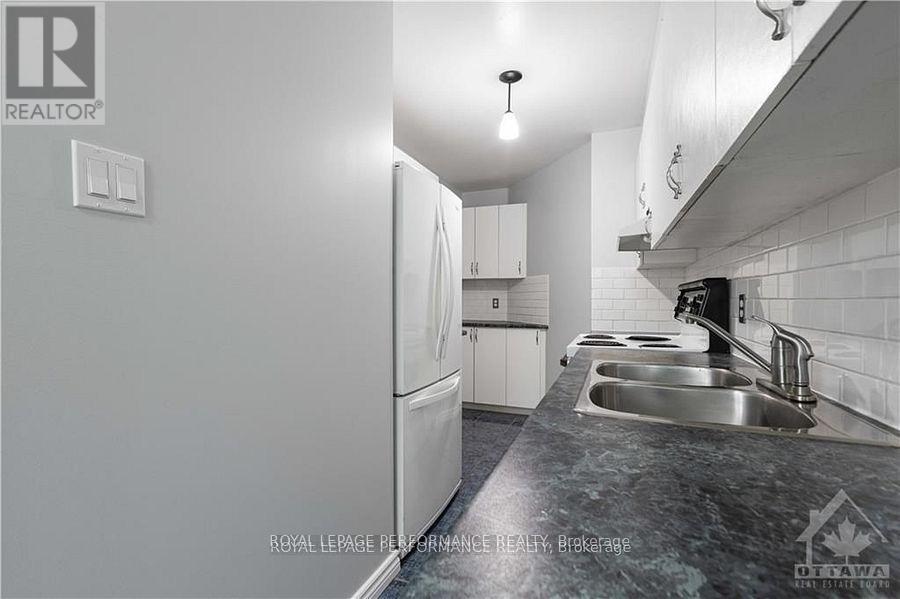 10 - 1132 Gablefield Private, Ottawa, Ontario  K1J 1E3 - Photo 7 - X12293443