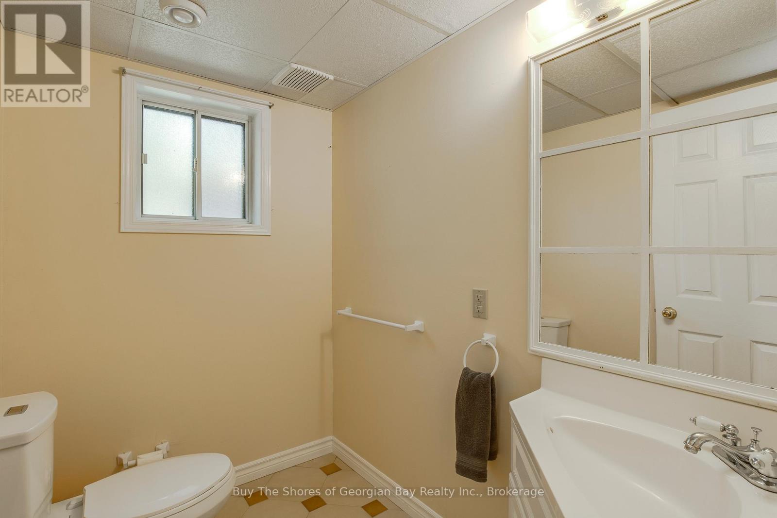 2249 Tiny Beaches Road S, Tiny, Ontario  L0L 1P1 - Photo 15 - S12293433