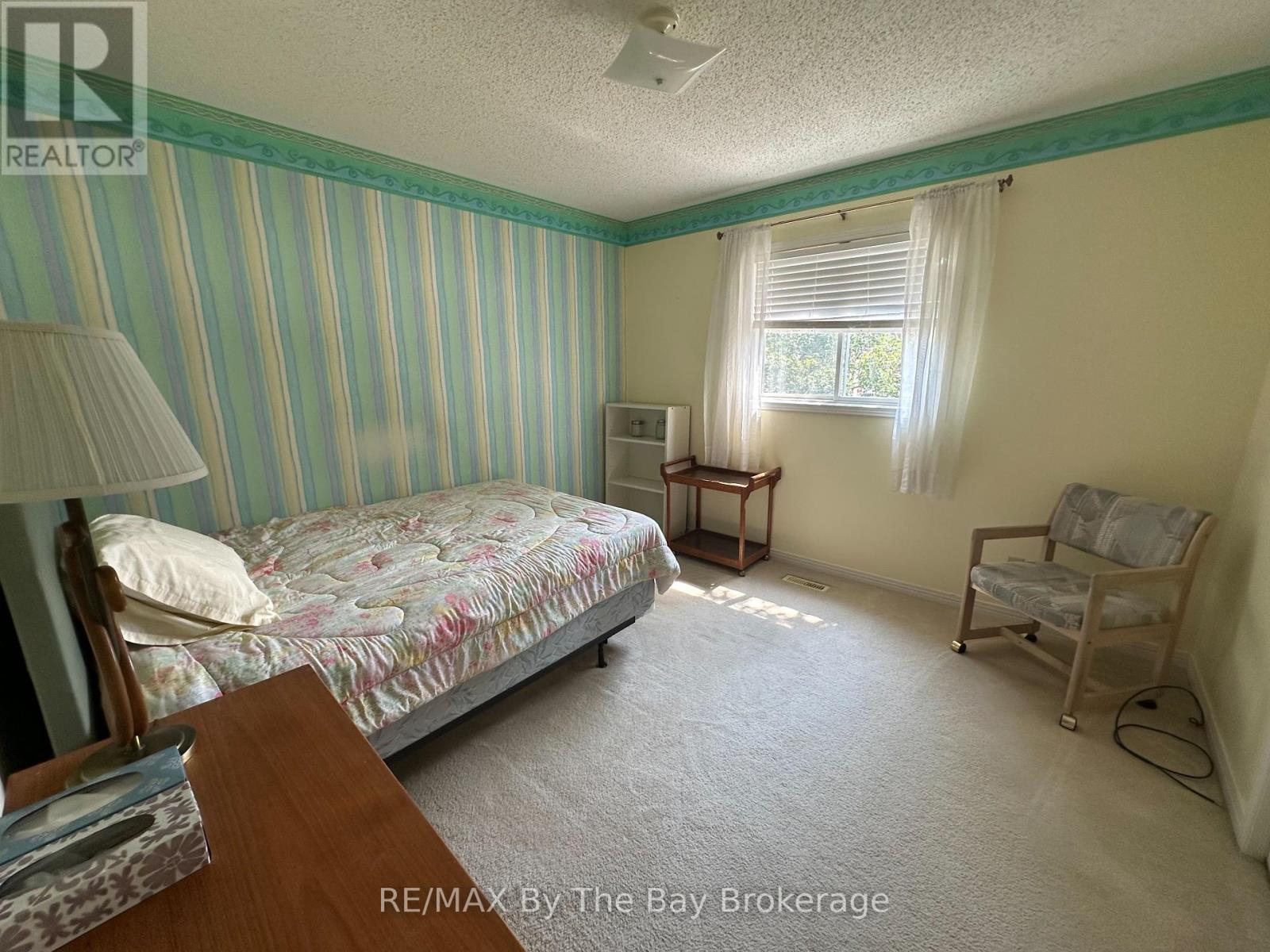 47 Dyer Drive, Wasaga Beach, Ontario  L9Z 1E2 - Photo 9 - S12293458