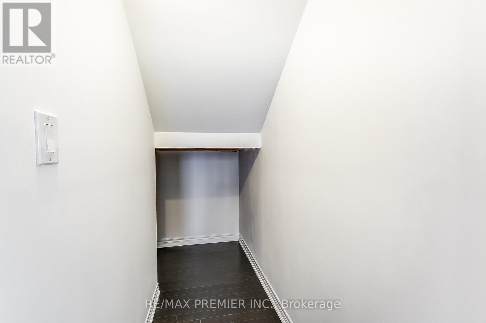 1220 Talisman Manor, Pickering, Ontario  L1X 0R9 - Photo 24 - E12293246