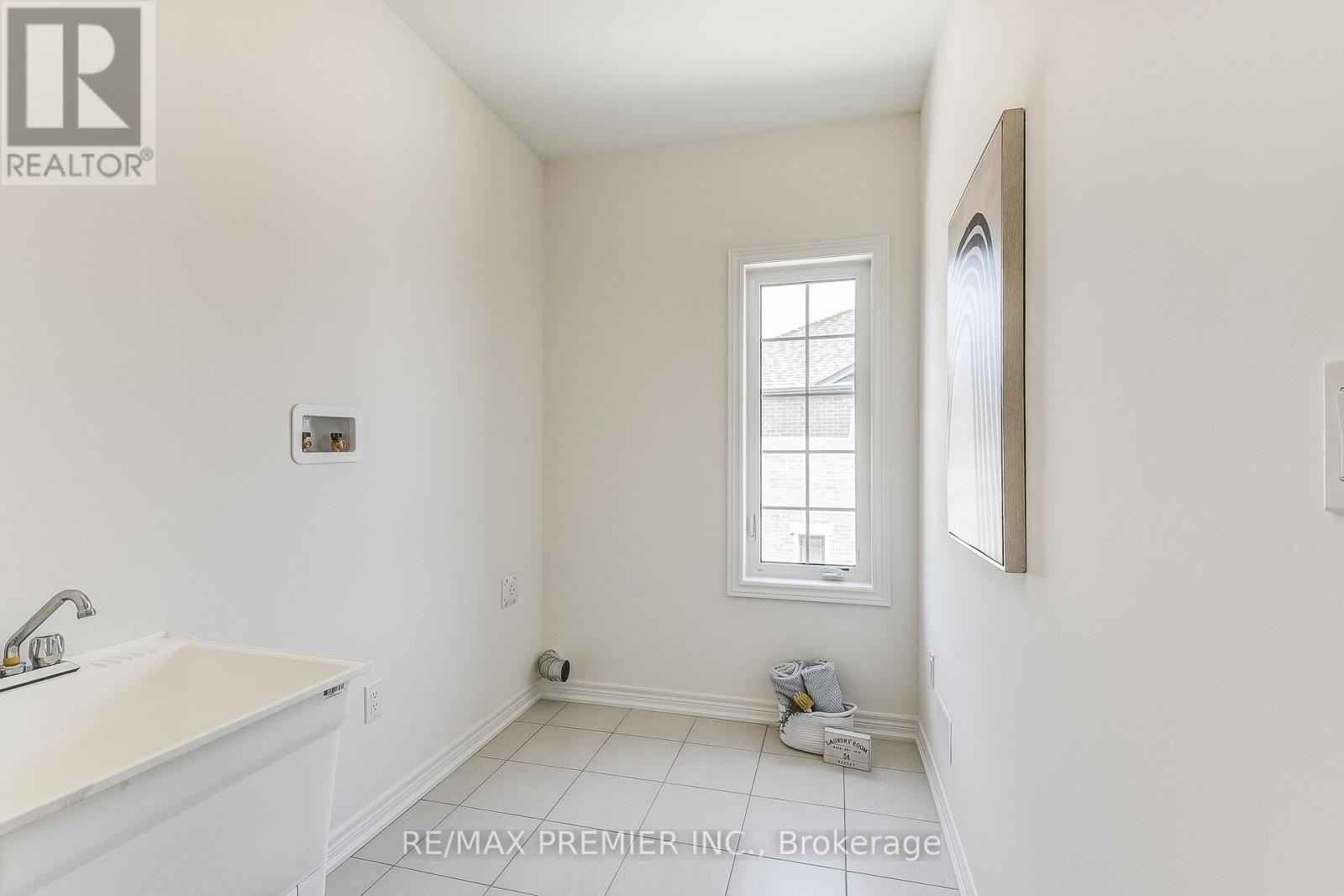 1220 Talisman Manor, Pickering, Ontario  L1X 0R9 - Photo 37 - E12293246