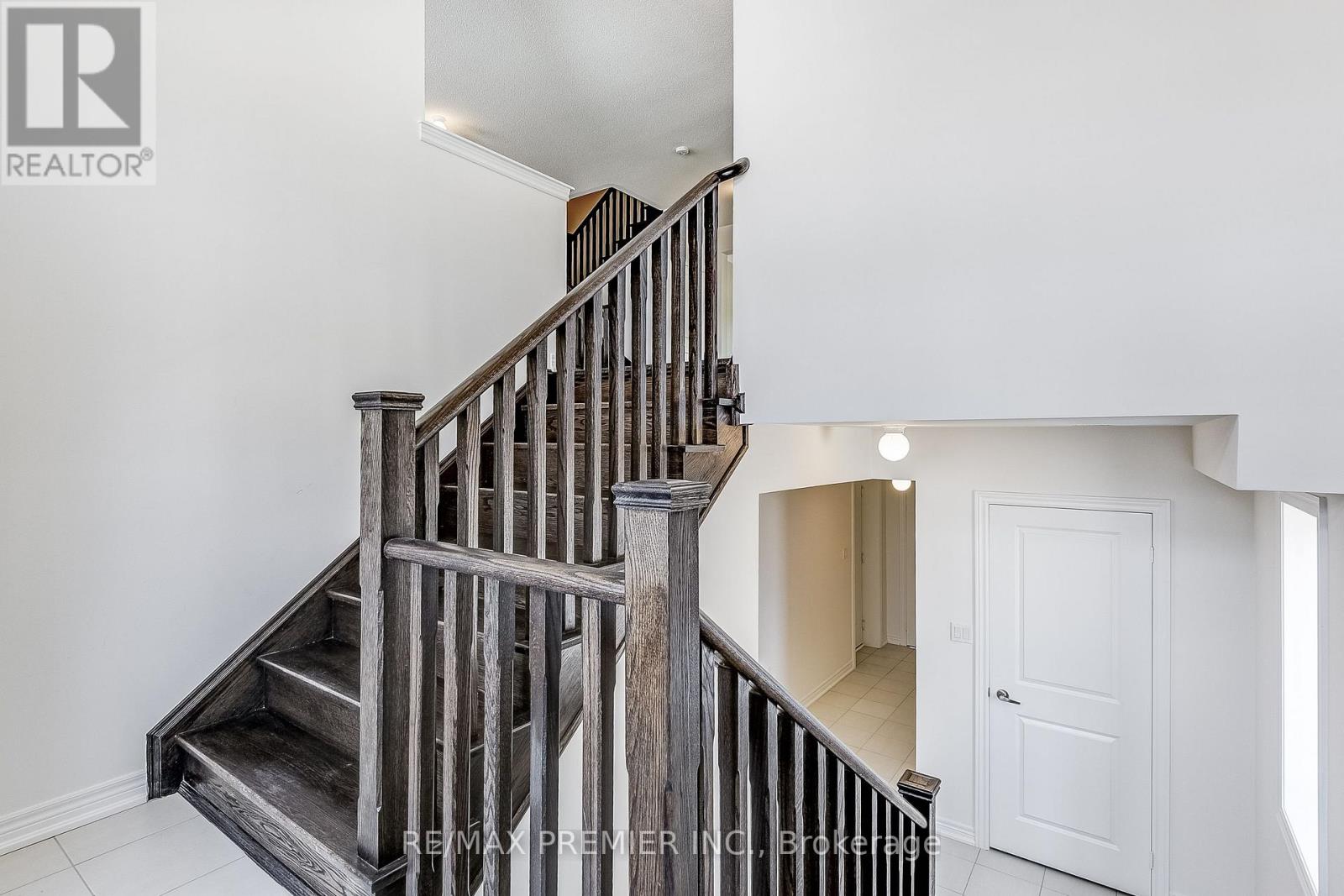 1220 Talisman Manor, Pickering, Ontario  L1X 0R9 - Photo 6 - E12293246