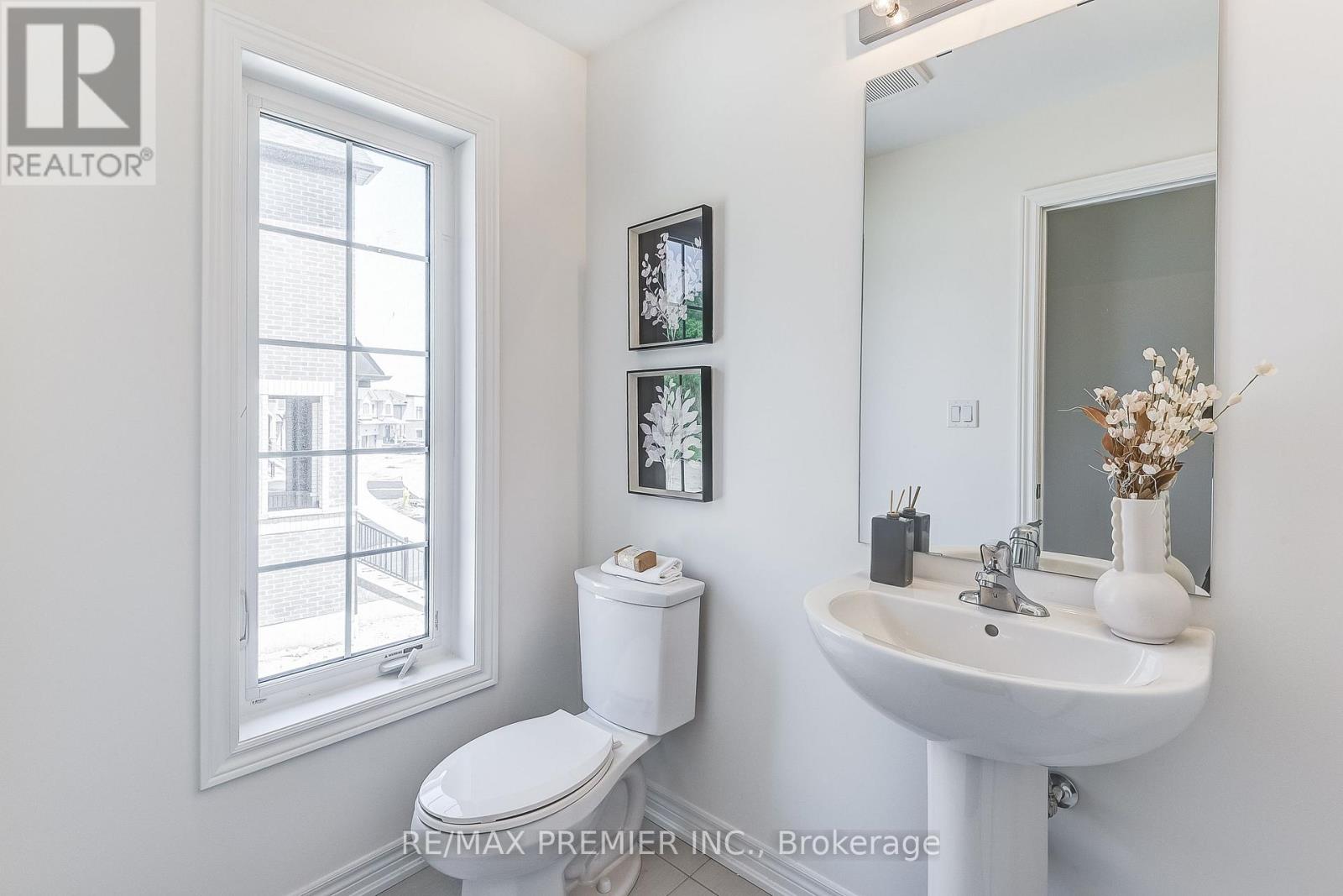 1220 Talisman Manor, Pickering, Ontario  L1X 0R9 - Photo 7 - E12293246