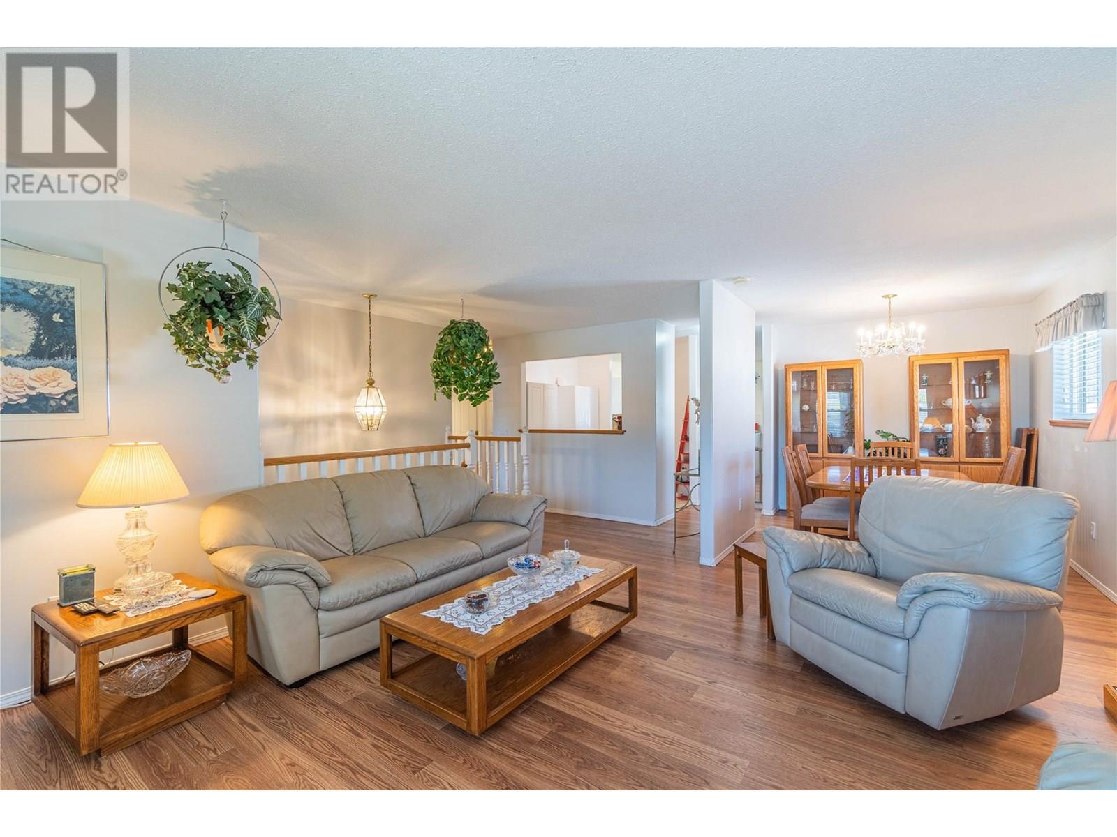 Property at 2044 MONTEITH Drive image 3