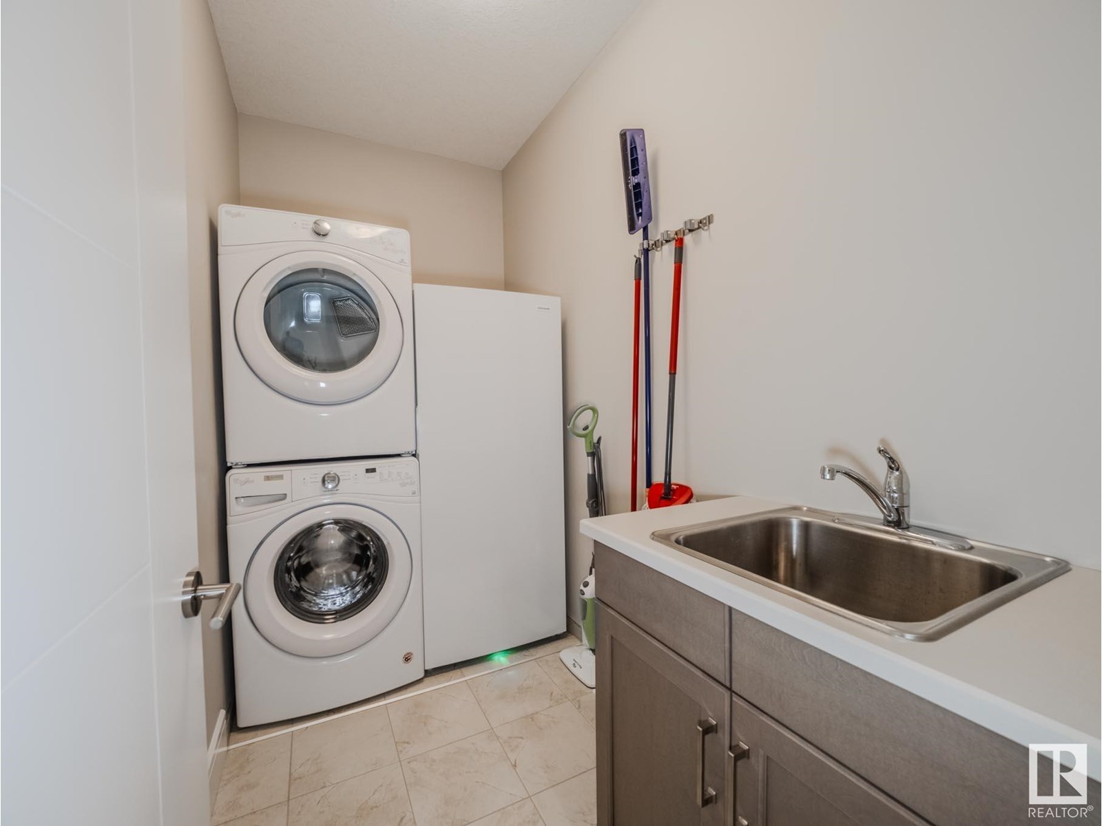 9756 222 St Nw, Edmonton, Alberta  T5T 7B9 - Photo 6 - E4448484