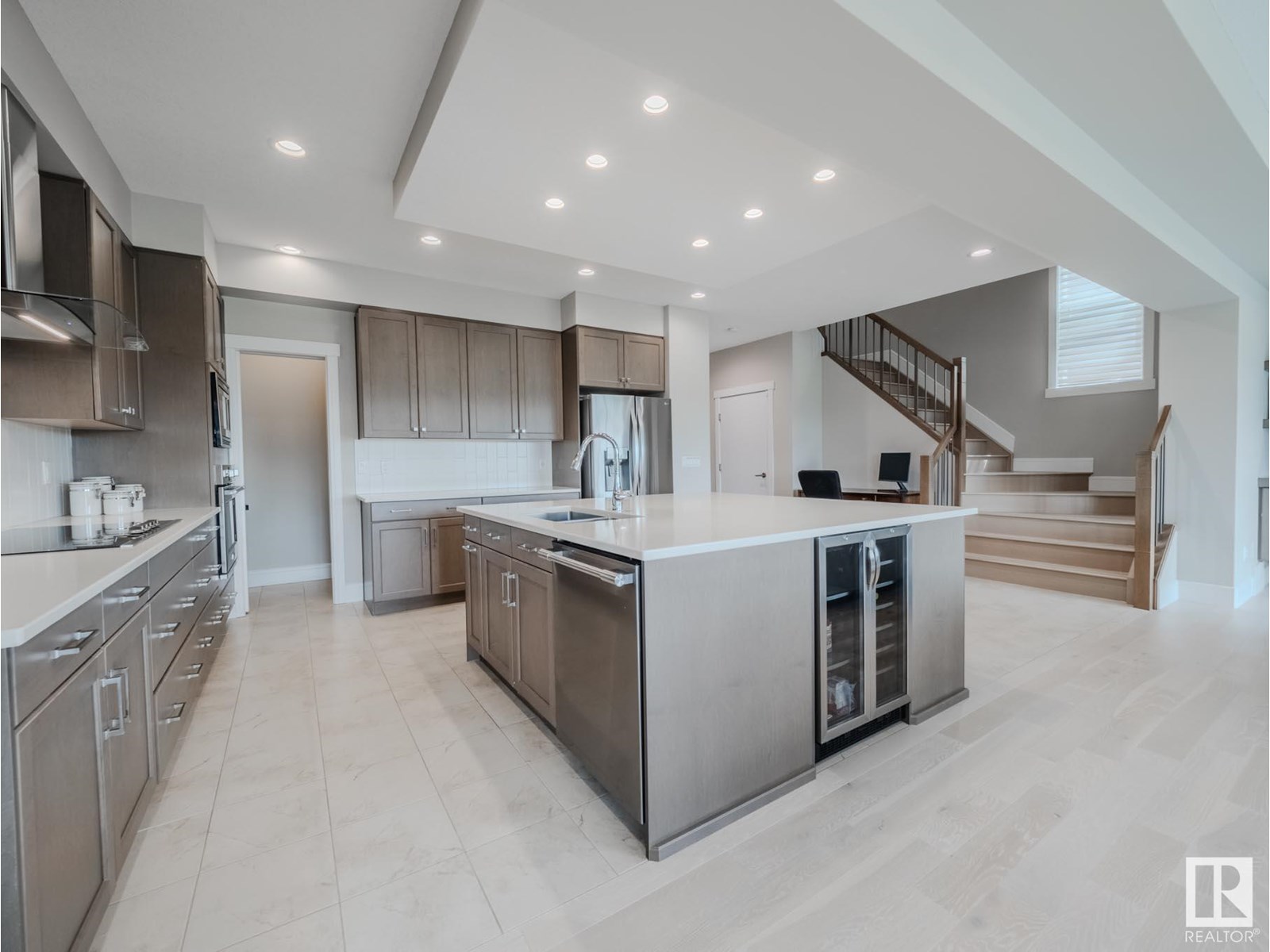 9756 222 St Nw, Edmonton, Alberta  T5T 7B9 - Photo 12 - E4448484