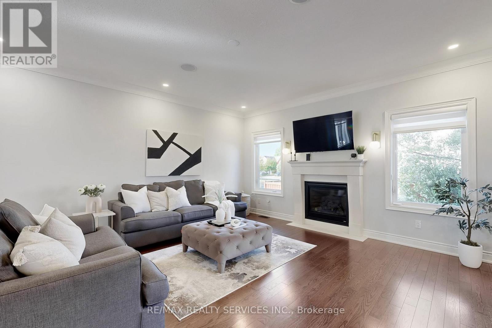Property at 197 KING STREET S image 4