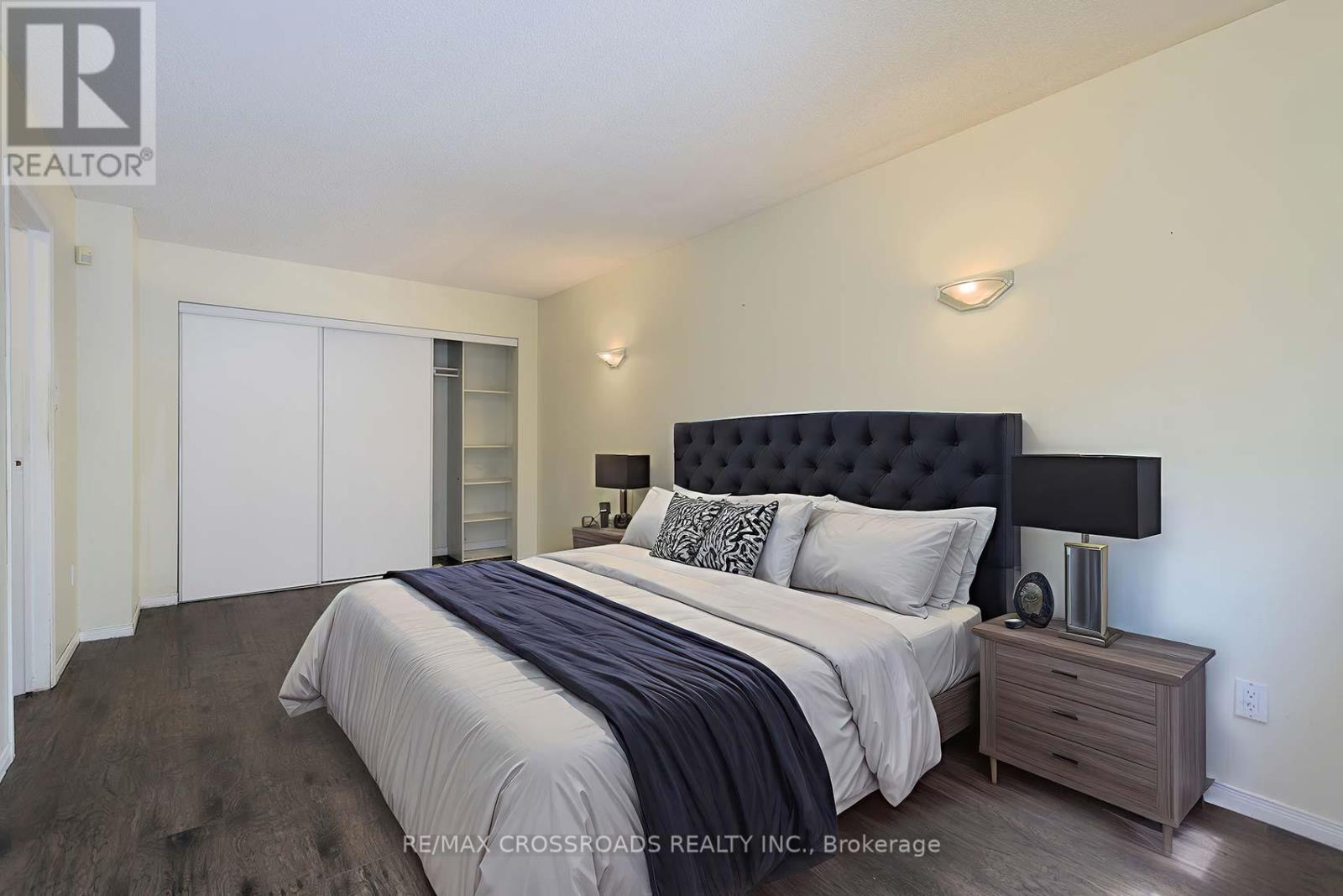 17 Brownridge Crescent, Toronto, Ontario  M9V 4M5 - Photo 15 - W12259078