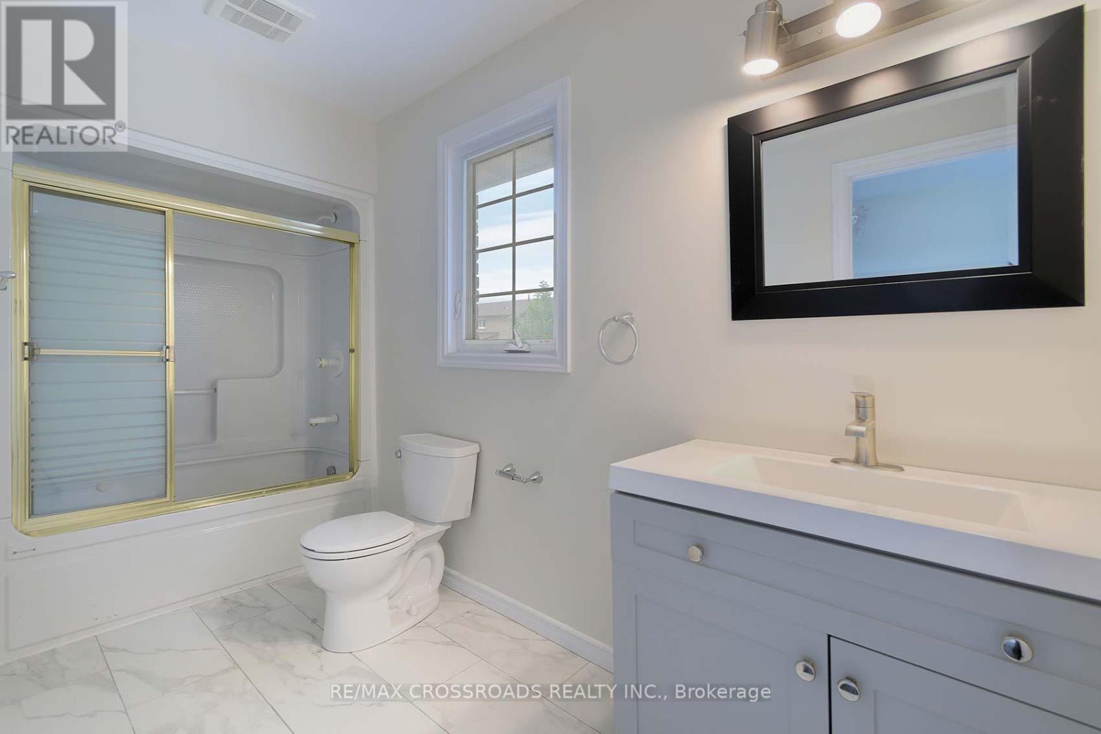 17 Brownridge Crescent, Toronto, Ontario  M9V 4M5 - Photo 24 - W12259078