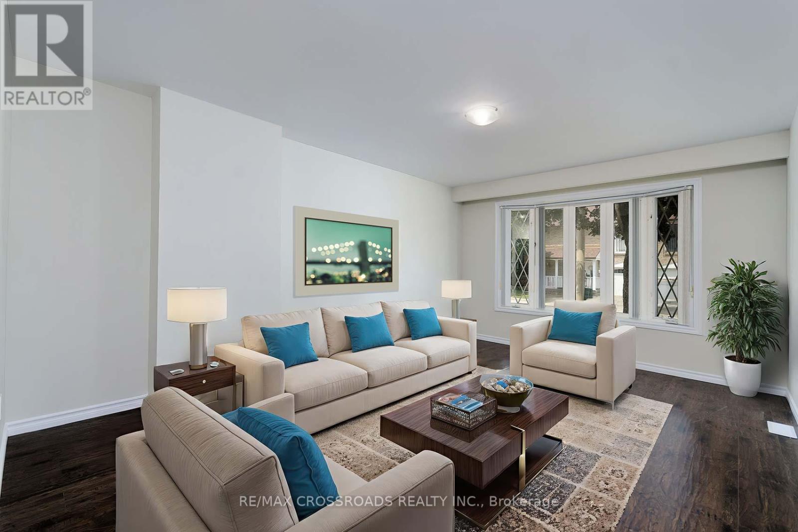17 Brownridge Crescent, Toronto, Ontario  M9V 4M5 - Photo 7 - W12259078