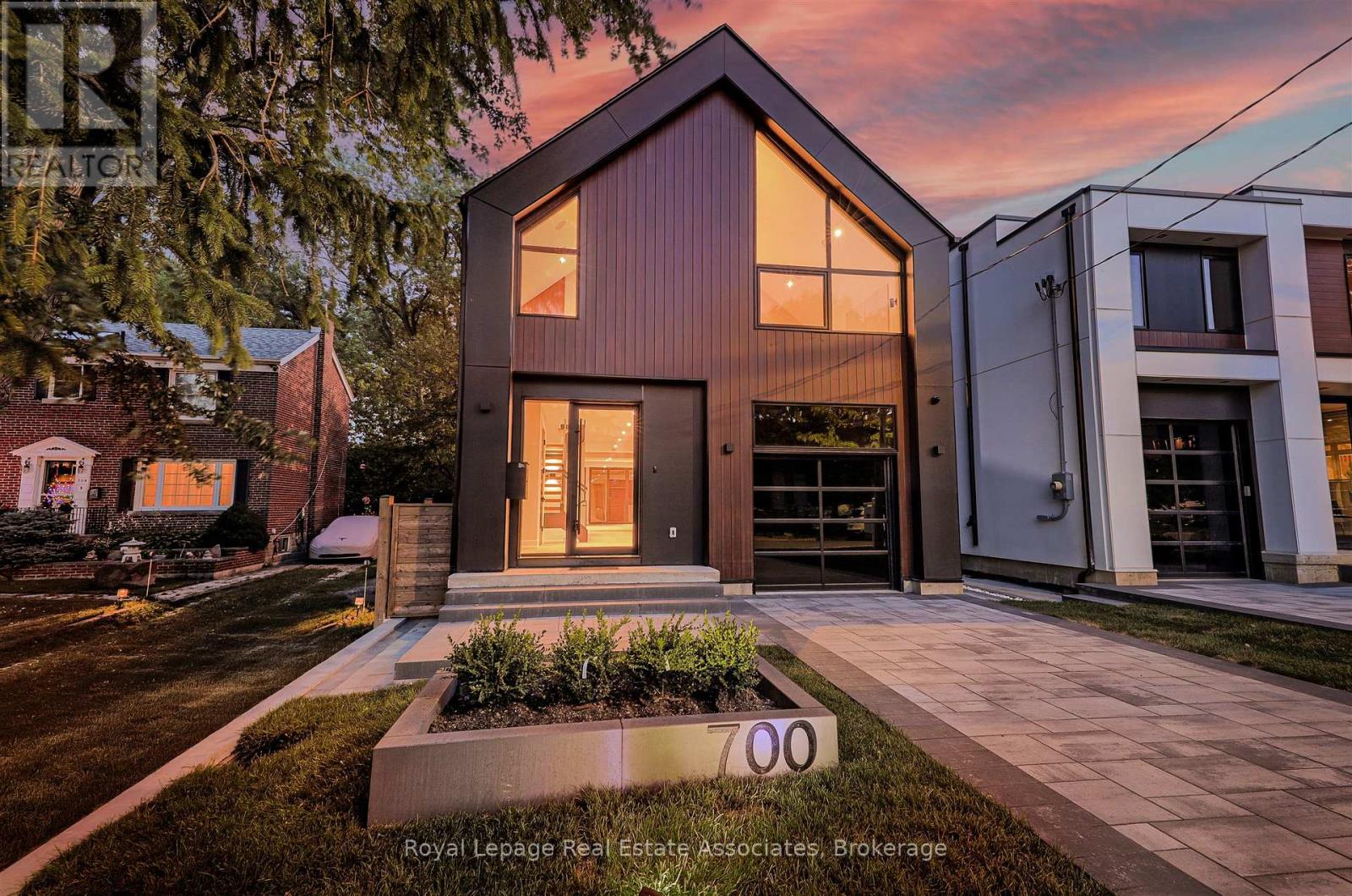 Property at 700 MONTBECK CRESCENT image 3