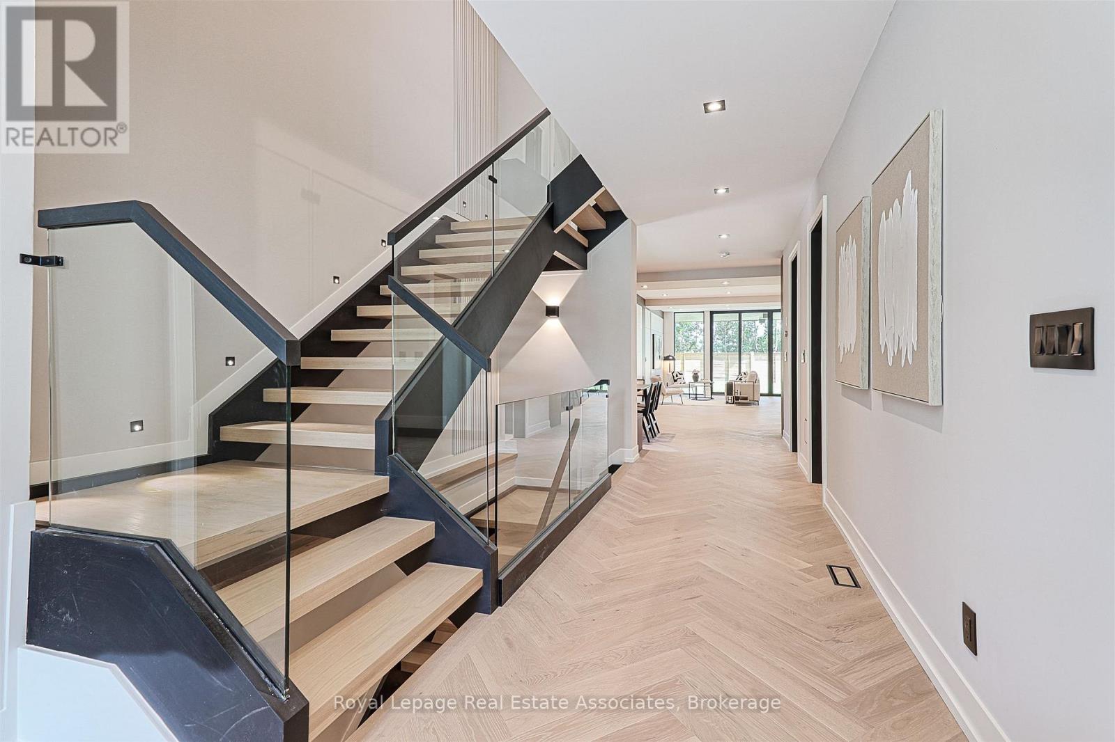 Property at 700 MONTBECK CRESCENT image 5