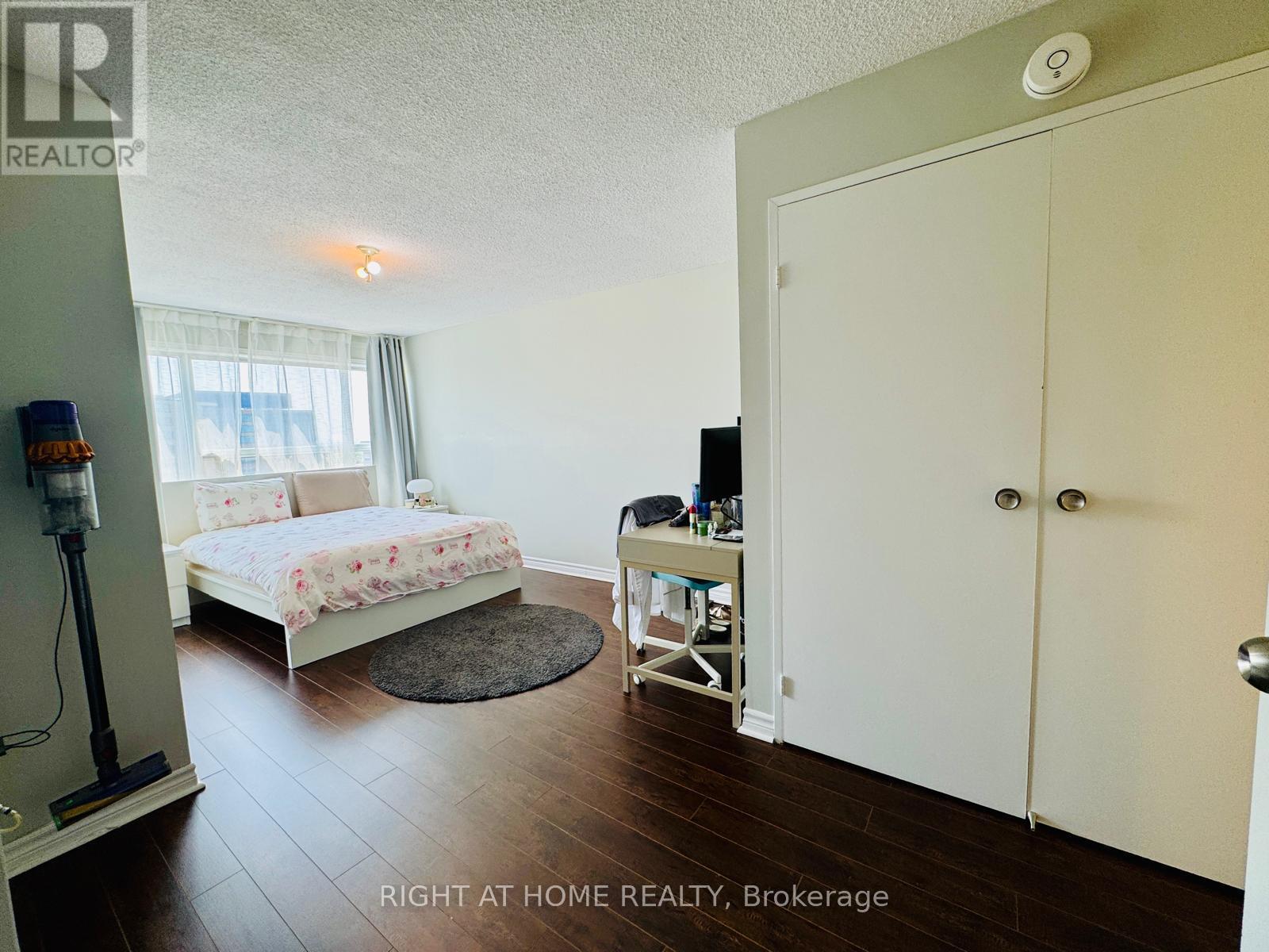 1404 - 475 The West Mall, Toronto, Ontario  M9C 4Z3 - Photo 10 - W12293412