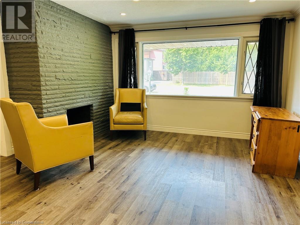Property at 387 MARY Street N image 5