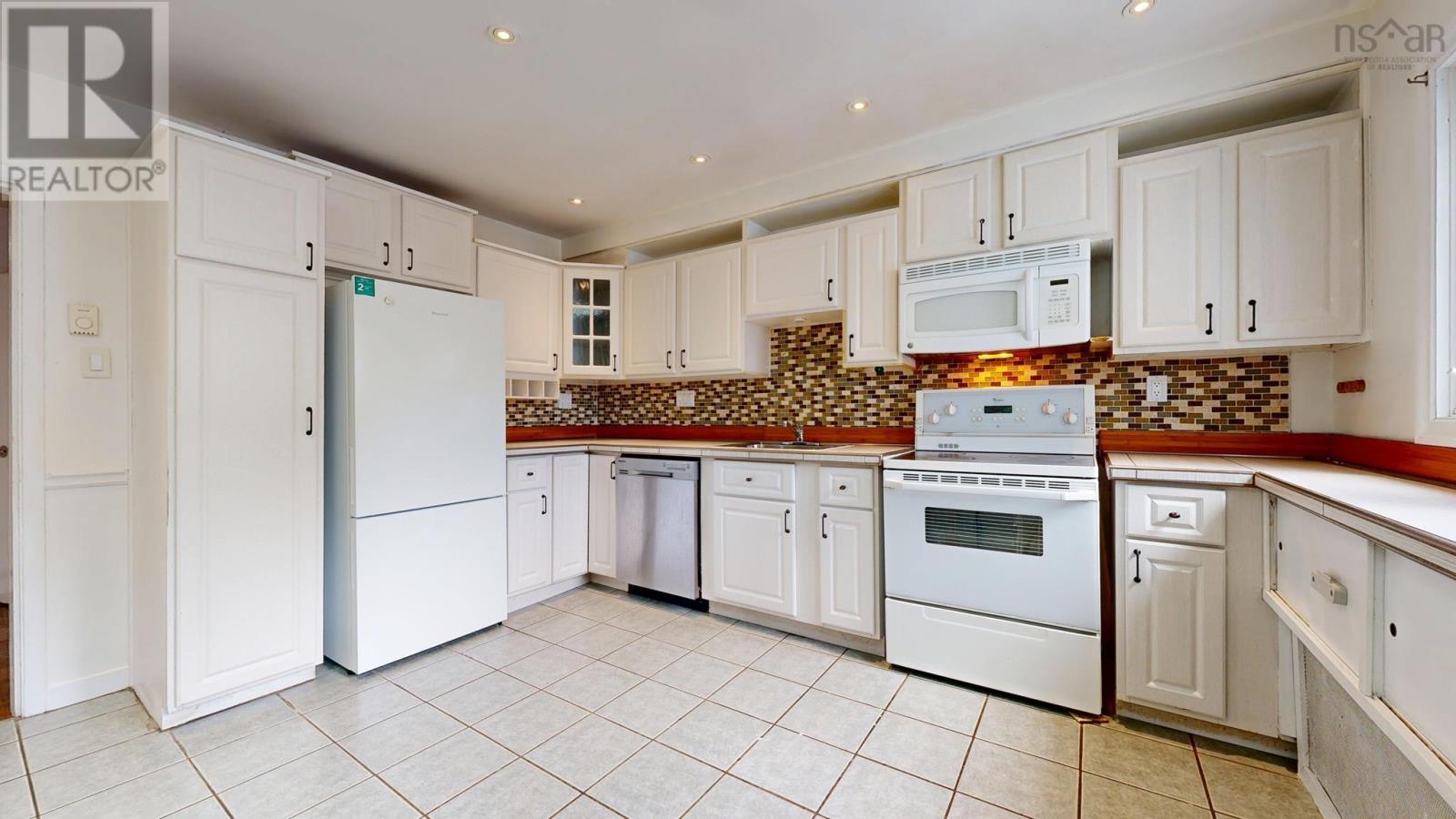 3681 High Street, Halifax Peninsula, Nova Scotia  B3K 4Y8 - Photo 12 - 202512141