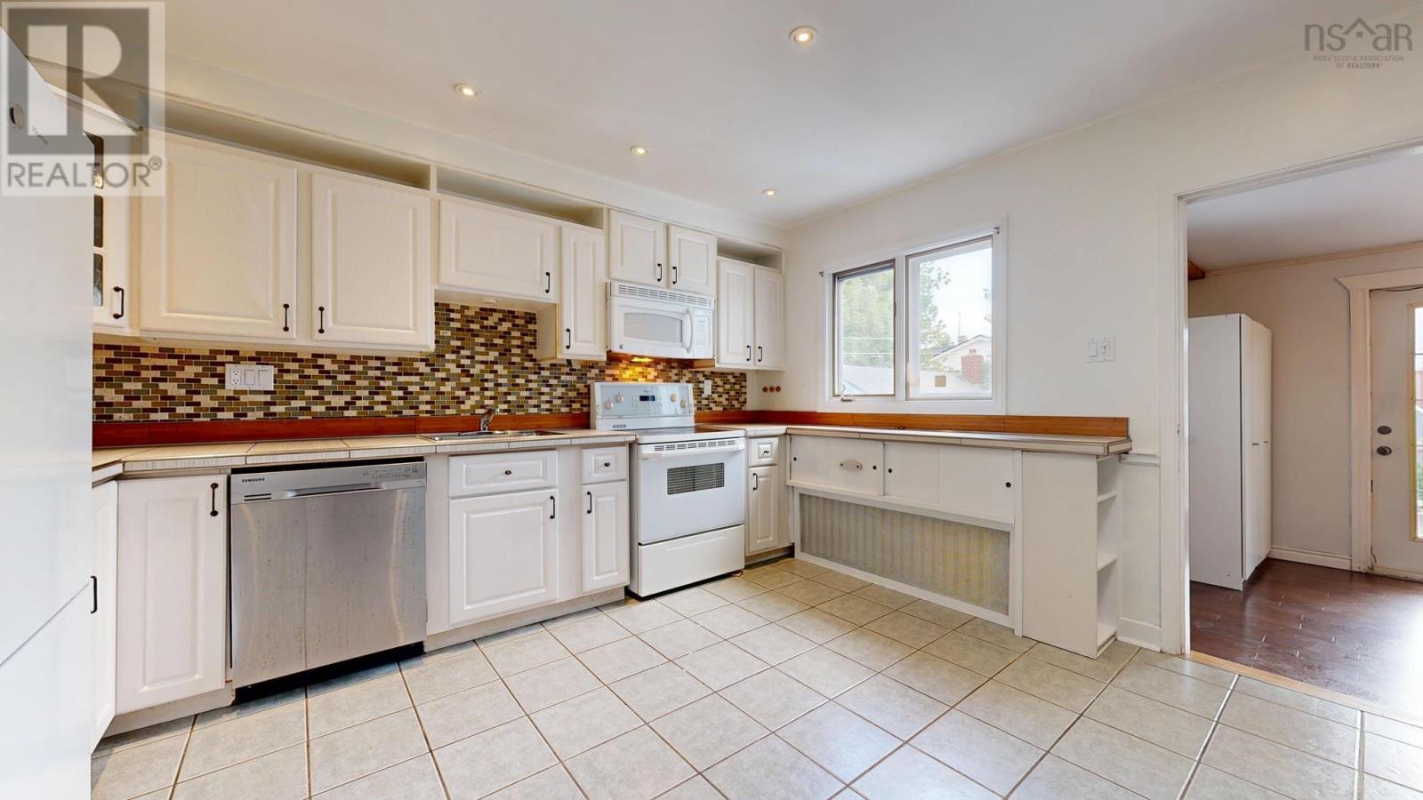 3681 High Street, Halifax Peninsula, Nova Scotia  B3K 4Y8 - Photo 9 - 202512141