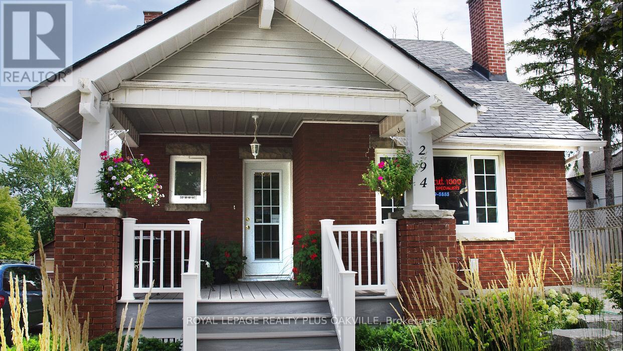 Property at 294 DUNDAS STREET E image 1