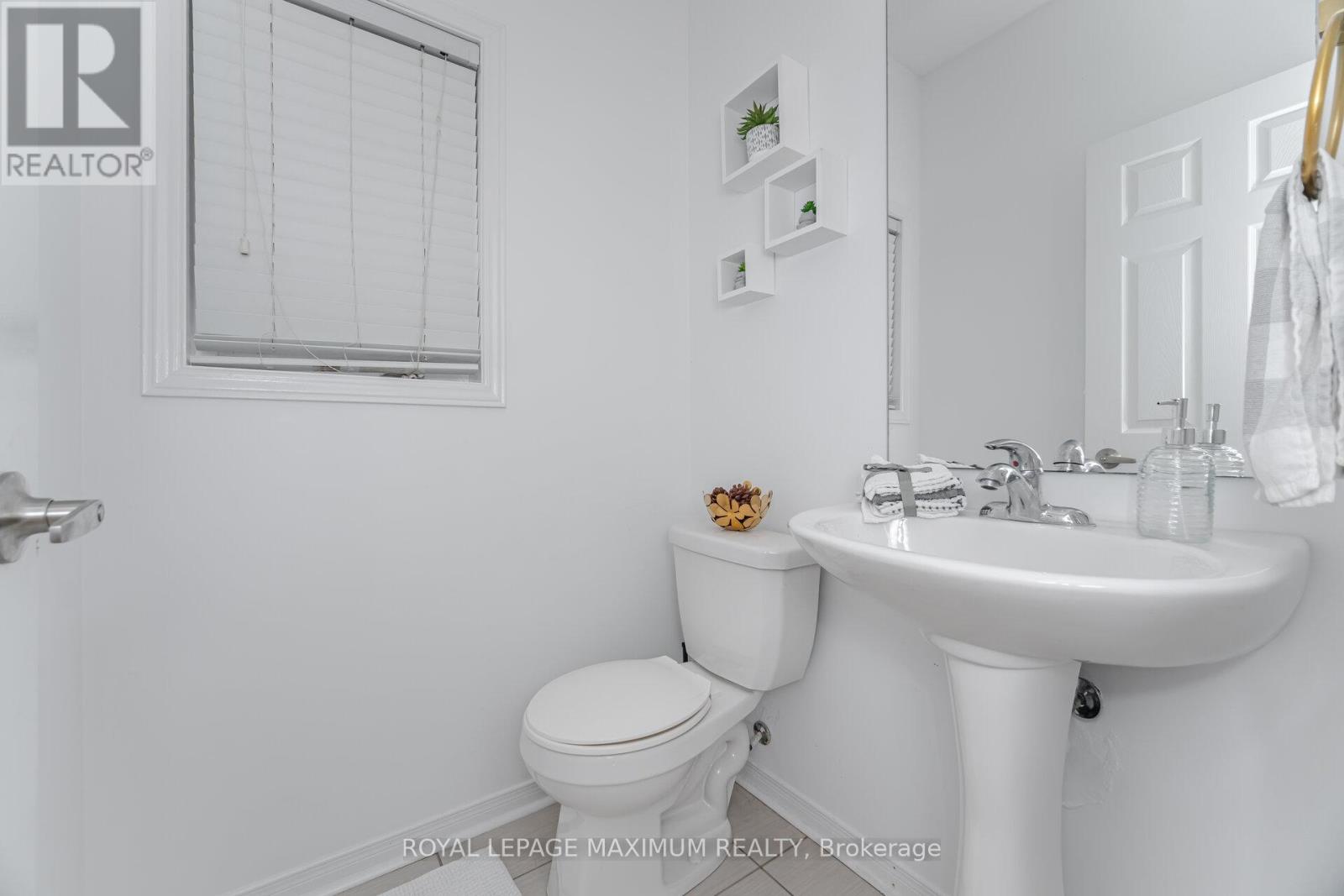 58 Gentile Circle, Vaughan, Ontario  L4H 1G4 - Photo 15 - N12169219
