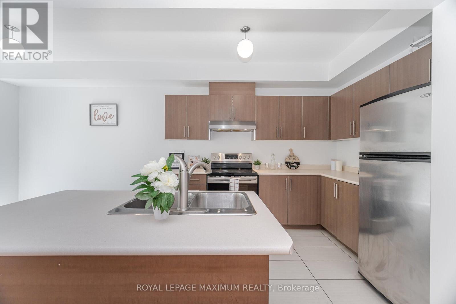 58 Gentile Circle, Vaughan, Ontario  L4H 1G4 - Photo 10 - N12169219