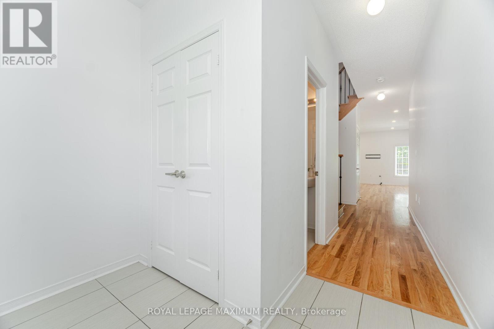 58 Gentile Circle, Vaughan, Ontario  L4H 1G4 - Photo 4 - N12169219