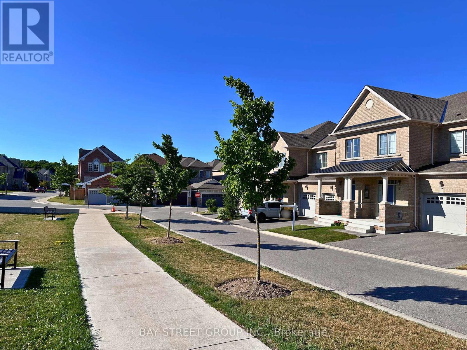 65 Bellflower Lane, Richmond Hill, Ontario  L4E 1E7 - Photo 38 - N12292878