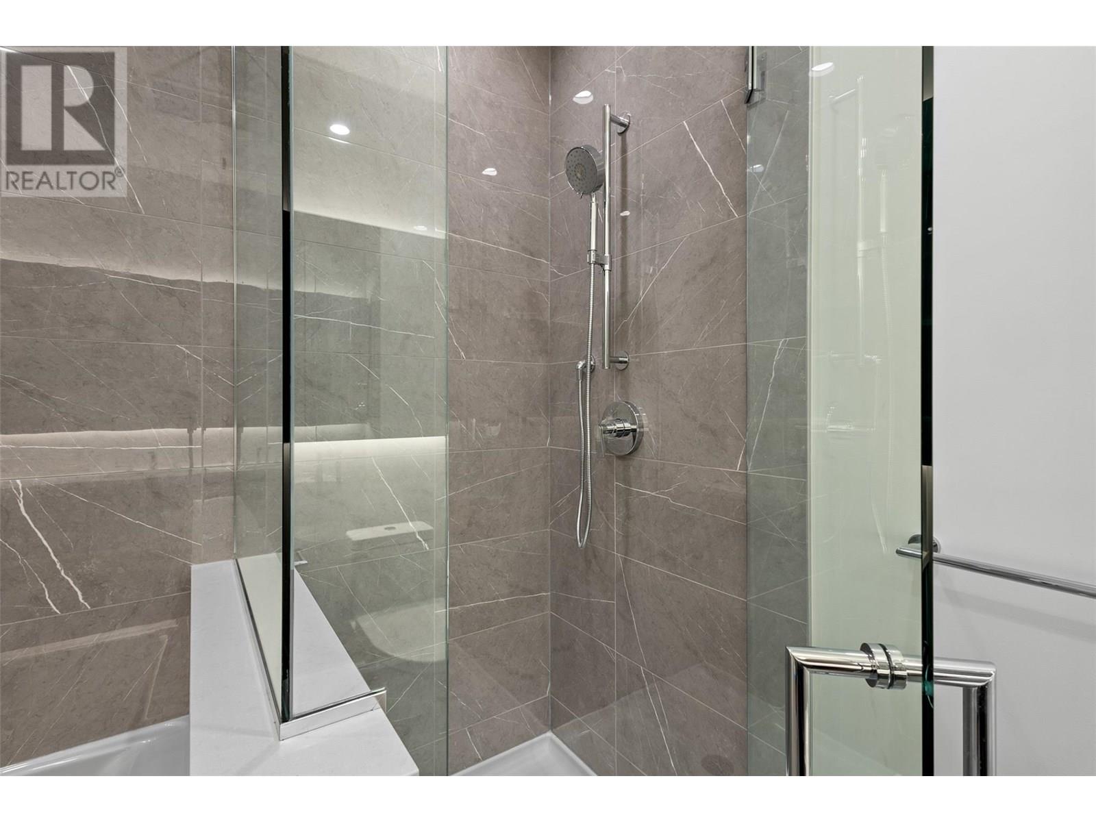 238 Leon Avenue Unit# 2207, Kelowna, British Columbia  V1Y 6H9 - Photo 29 - 10356375