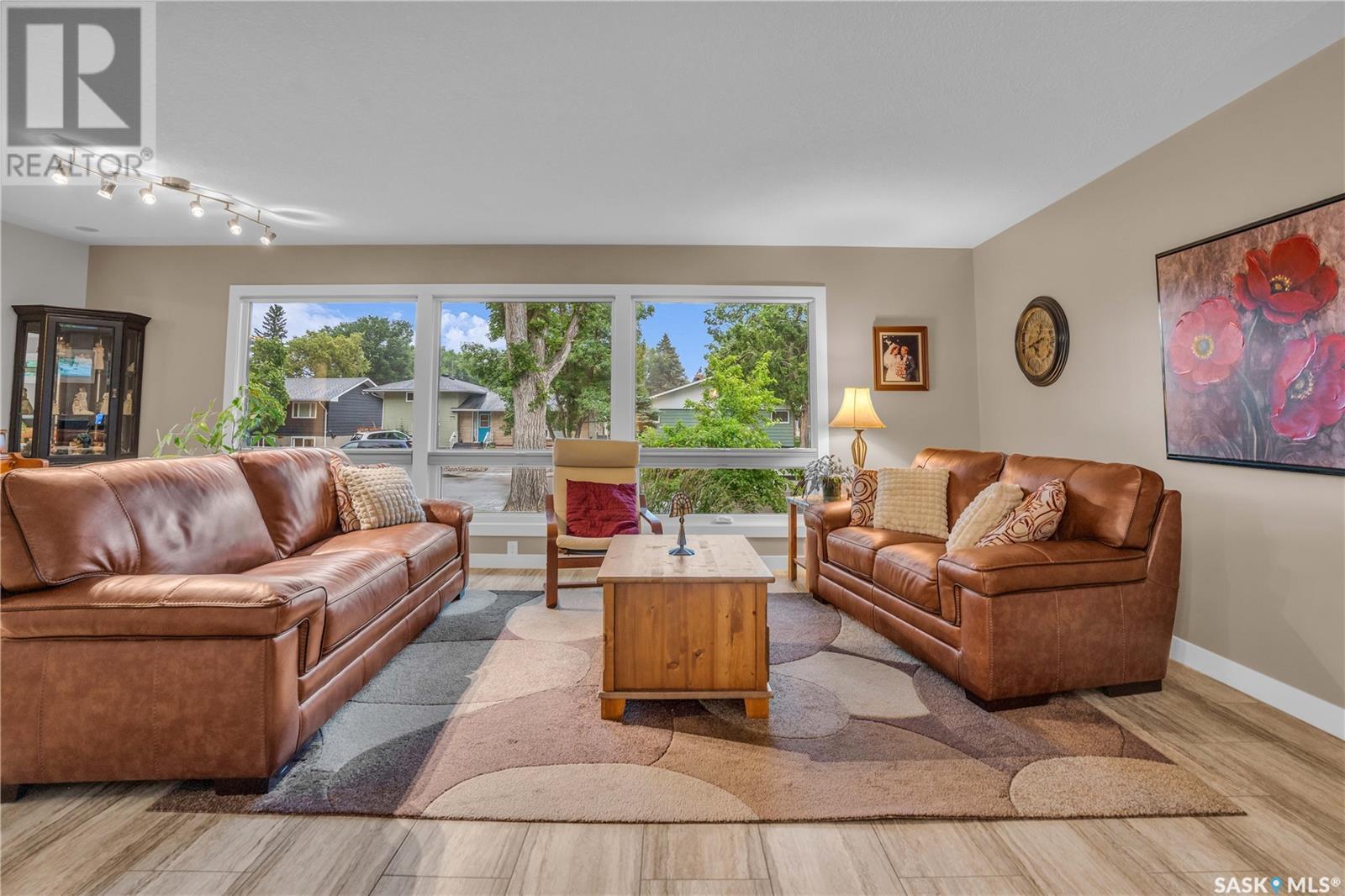 Property at 2520 MCTAVISH STREET image 5
