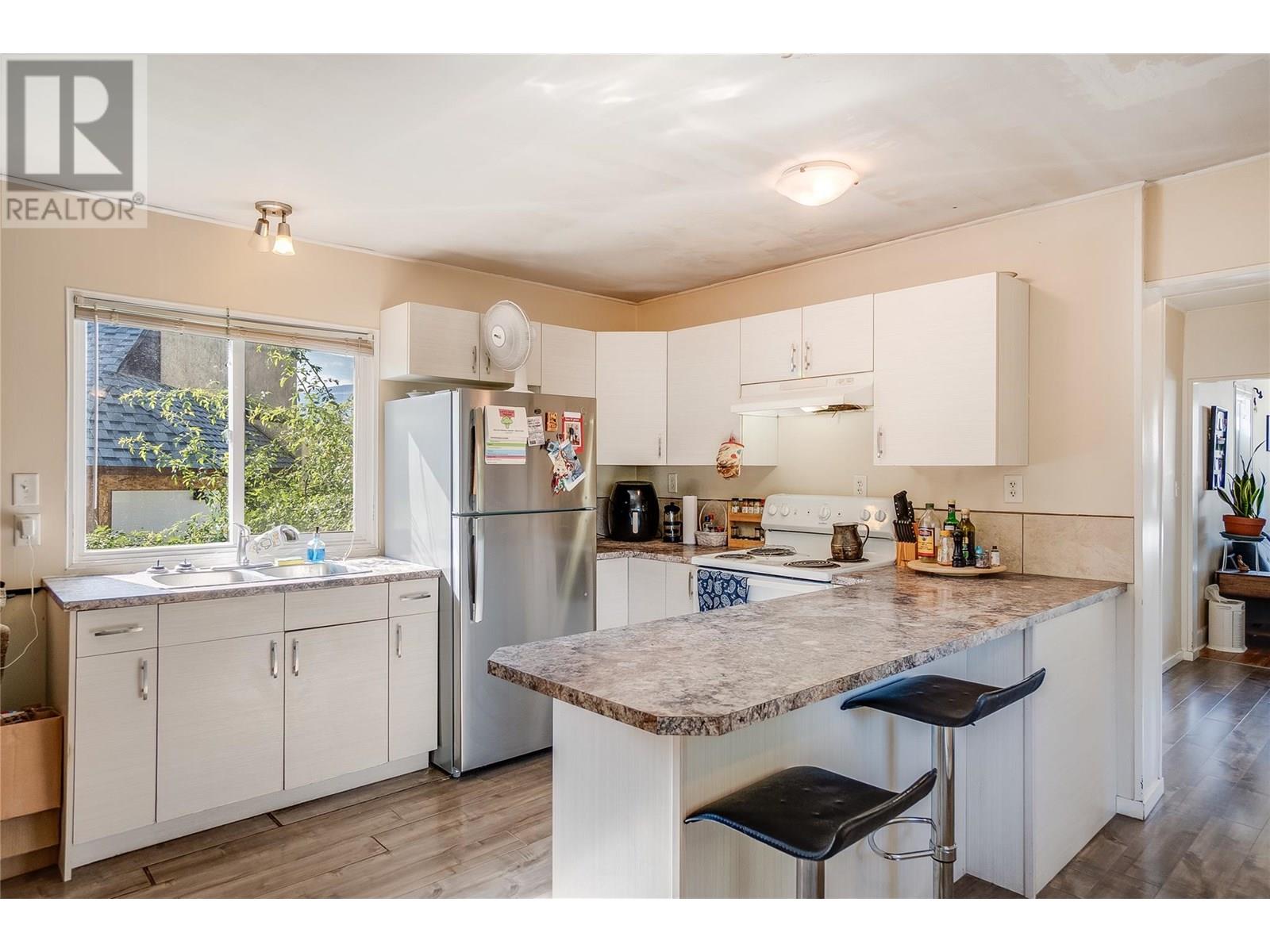 1216 1st Street, Castlegar, British Columbia V1N 1A2 - Photo 15 - 10355860