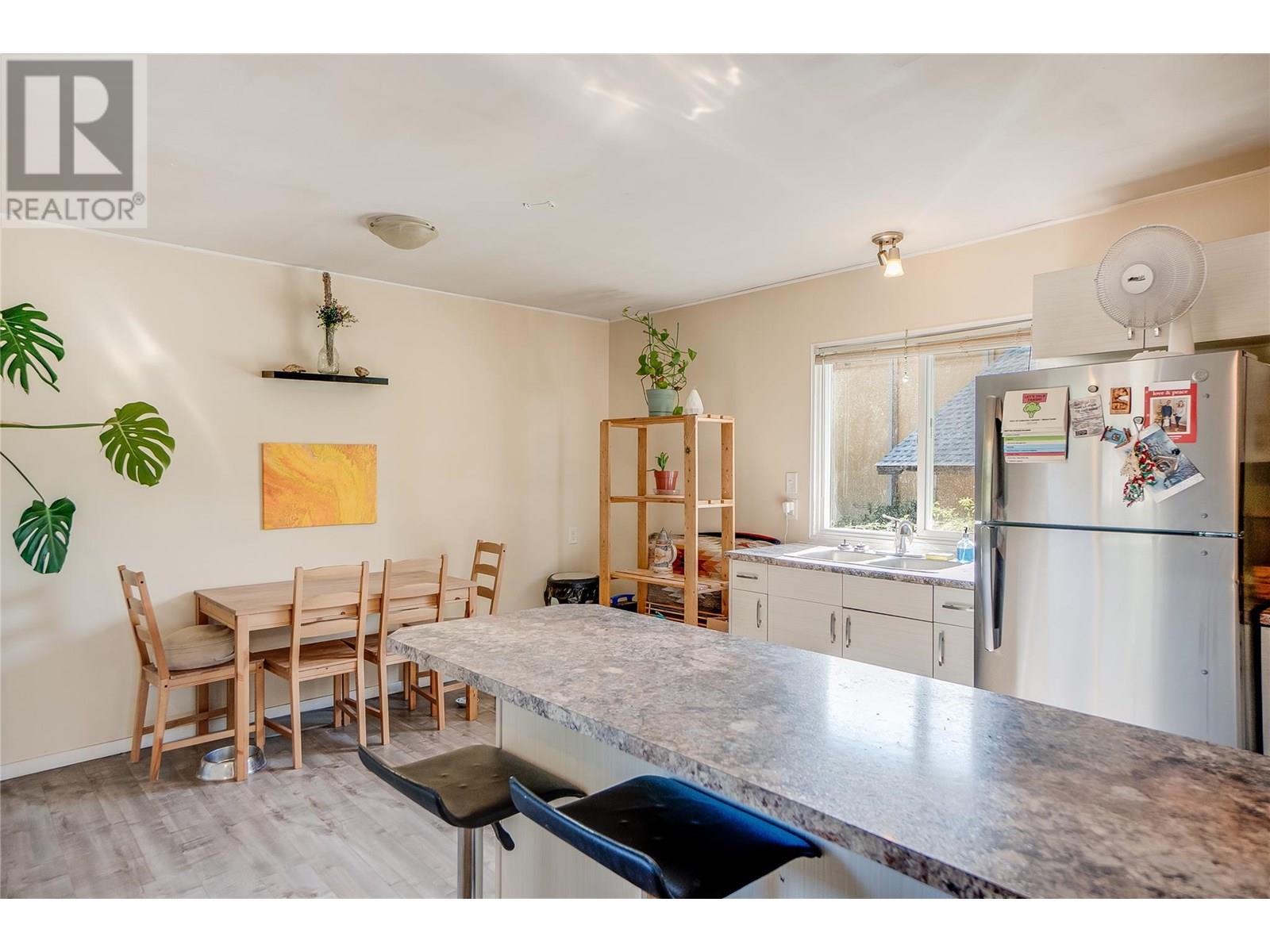 1216 1st Street, Castlegar, British Columbia V1N 1A2 - Photo 14 - 10355860